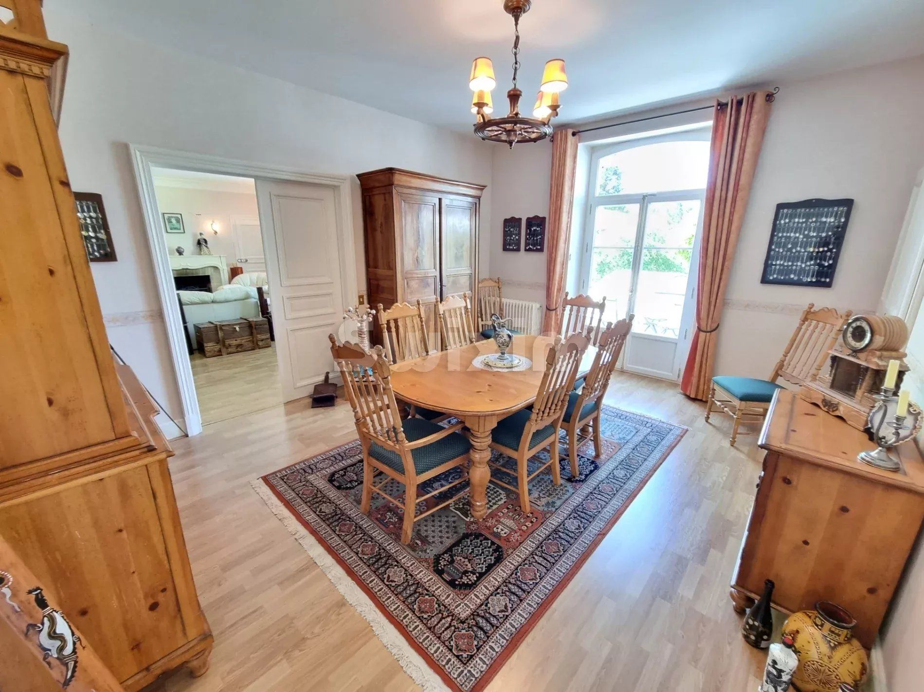 propriété 14 Pièces en vente sur Varennes-Vauzelles (58640)