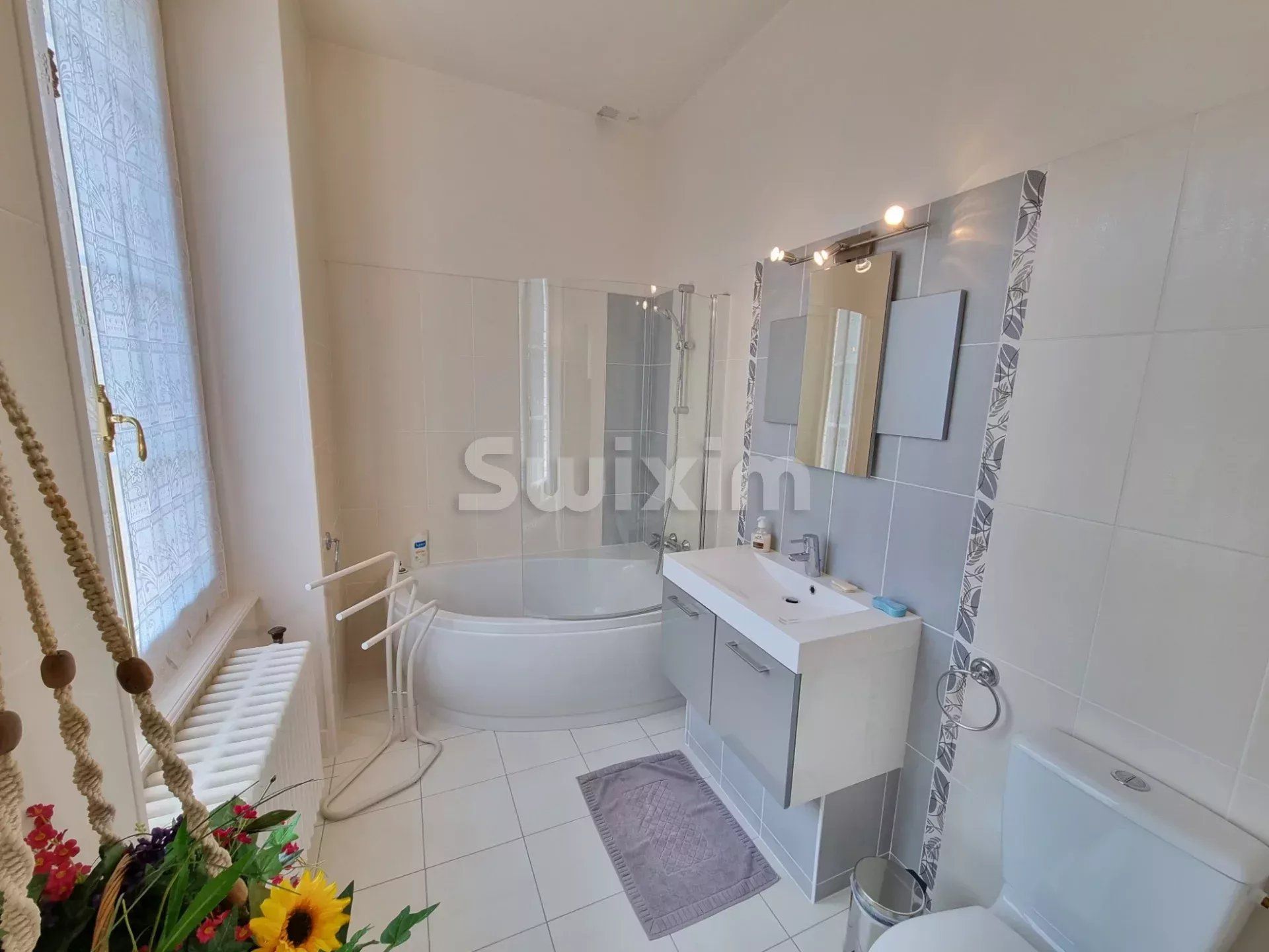 propriété 14 Pièces en vente sur Varennes-Vauzelles (58640)