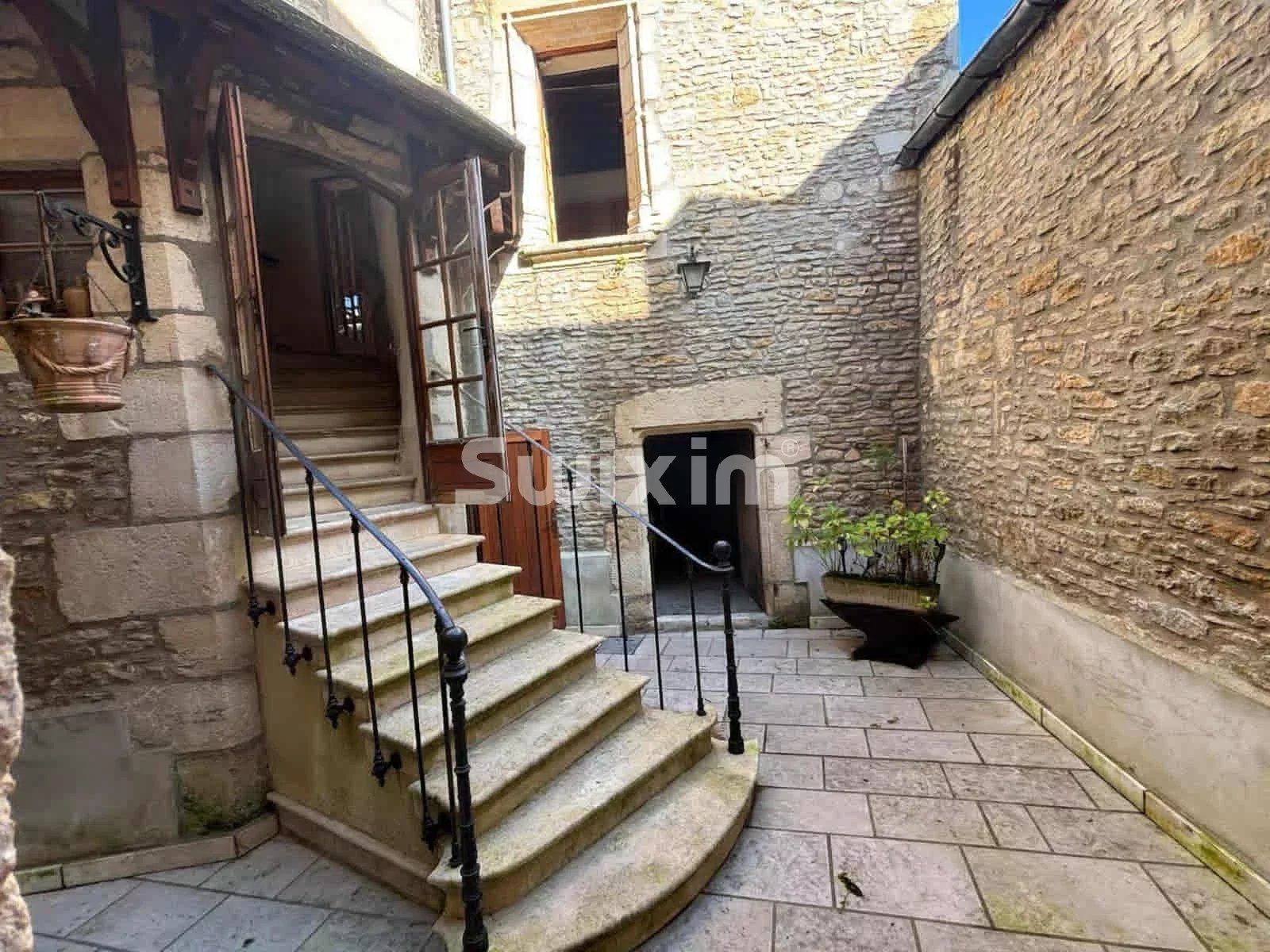 maison 12 Pièces en vente sur Noyers (89310)