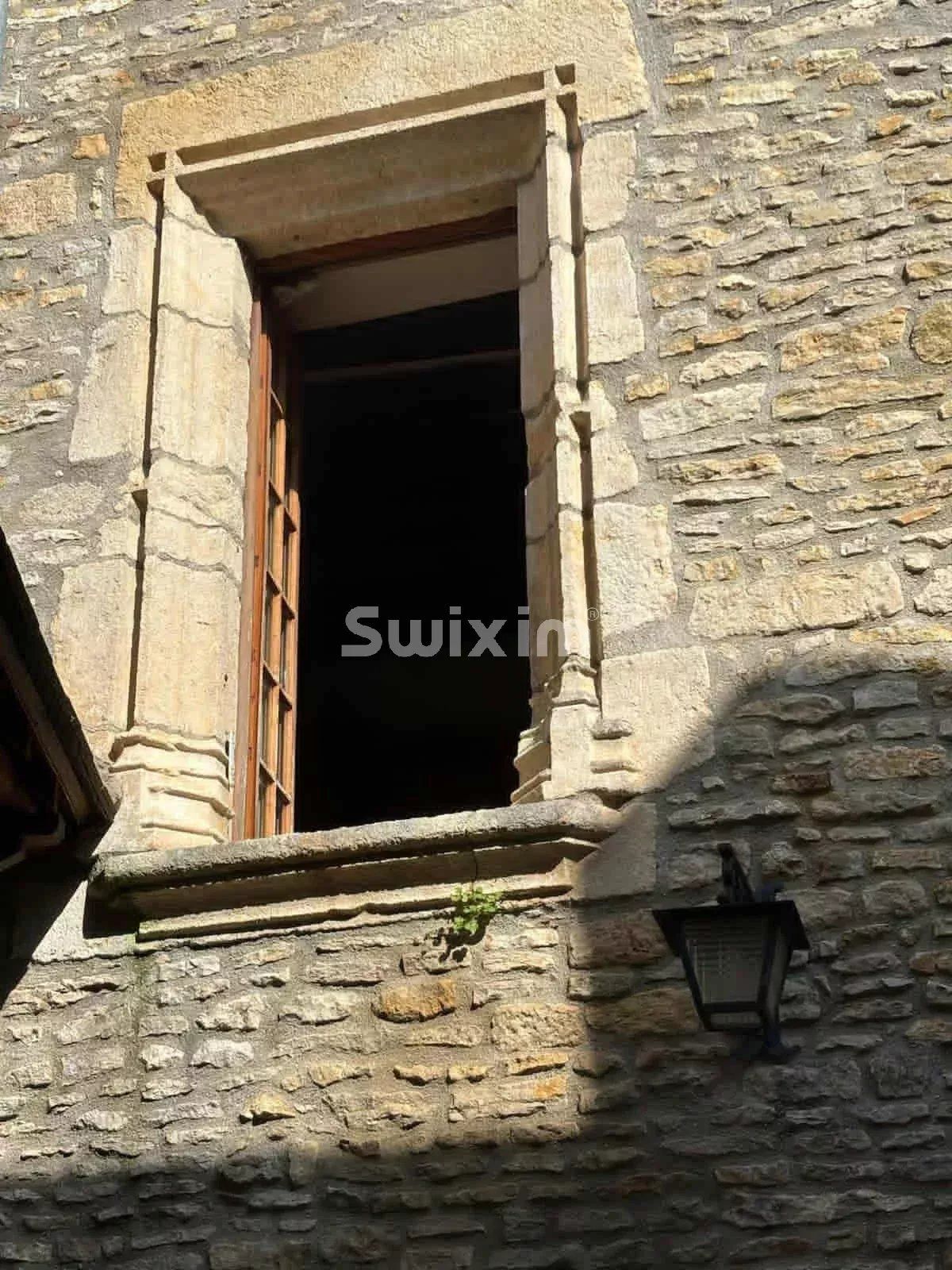 maison 12 Pièces en vente sur Noyers (89310)