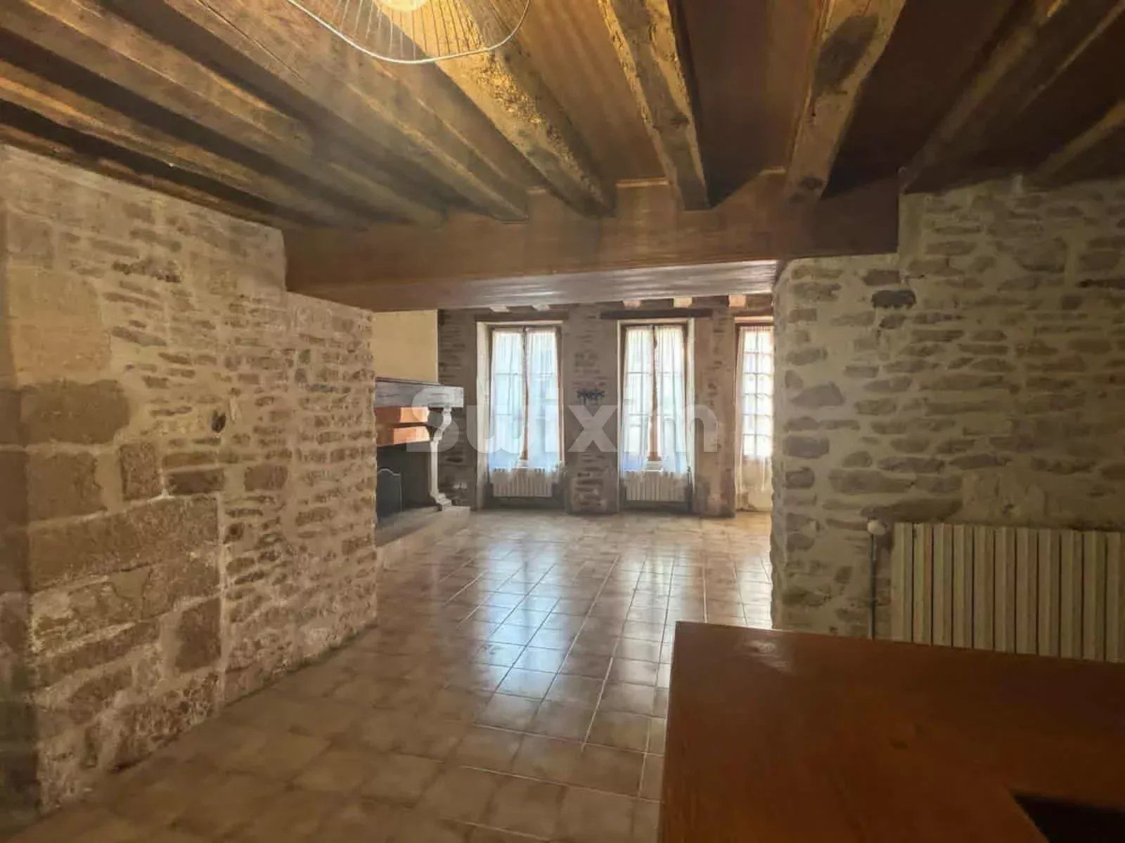 maison 12 Pièces en vente sur Noyers (89310)