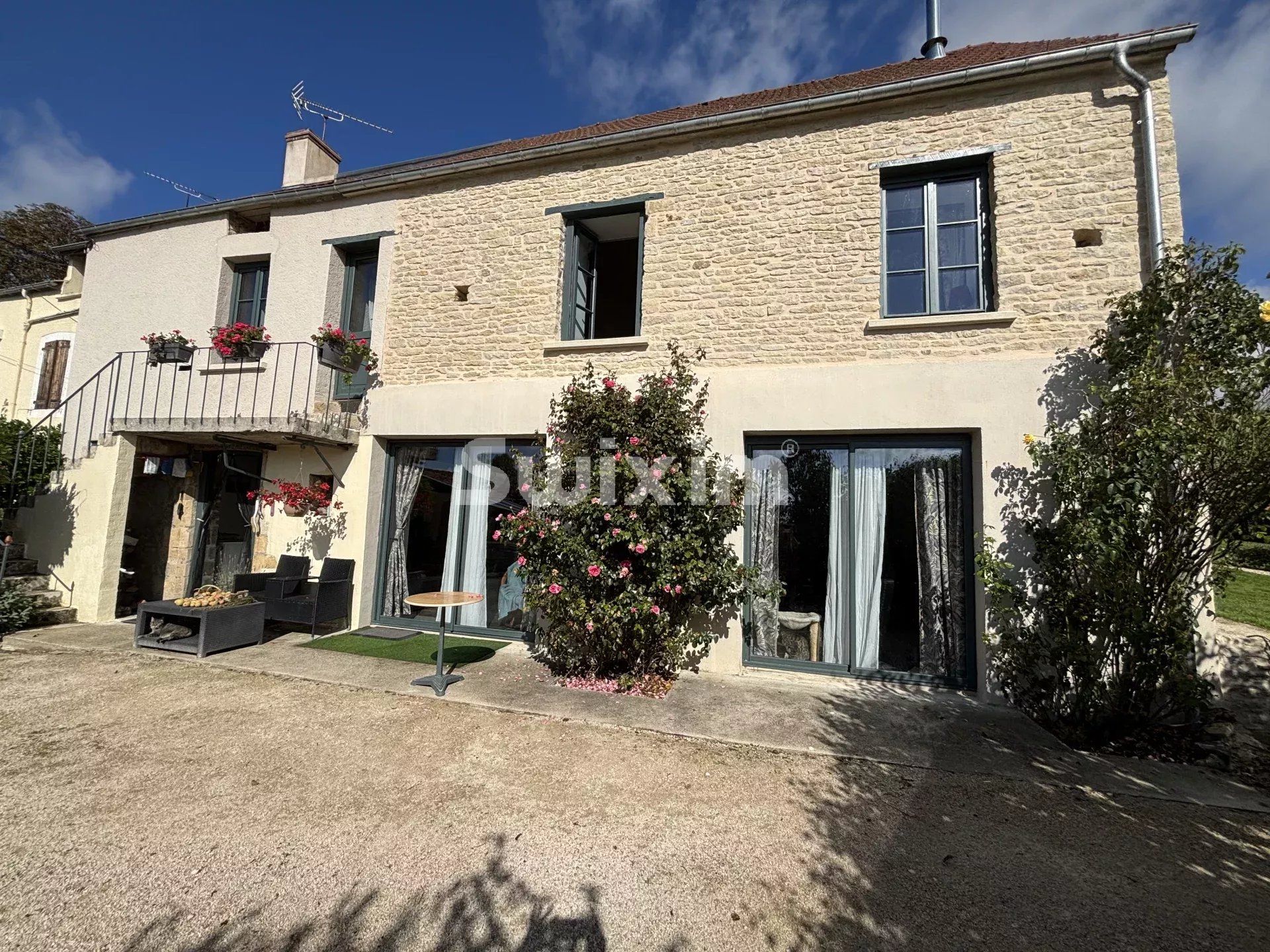 casa 5 Camere in vendita su Bard-lès-Époisses (21460)