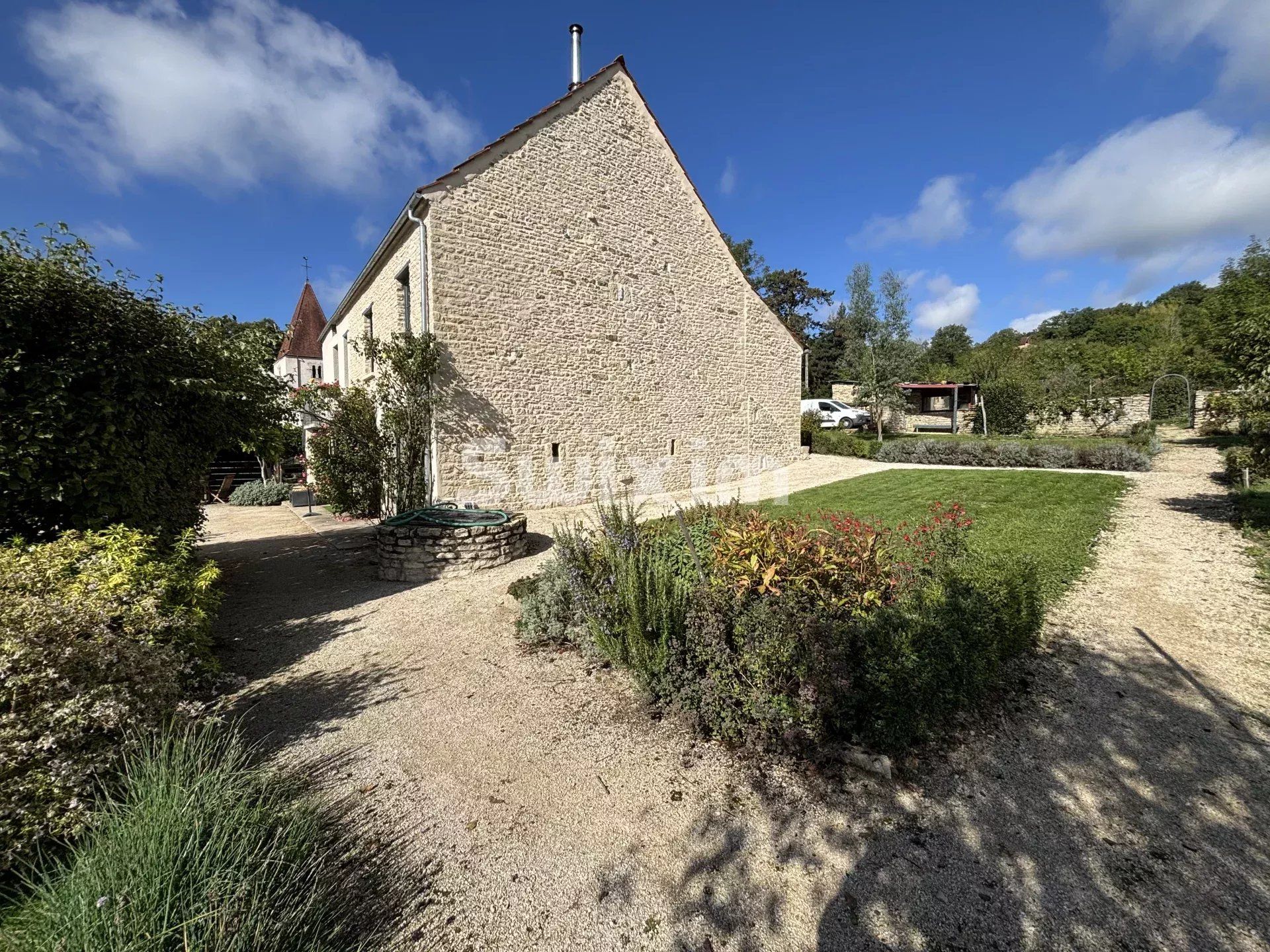 casa 5 Camere in vendita su Bard-lès-Époisses (21460)