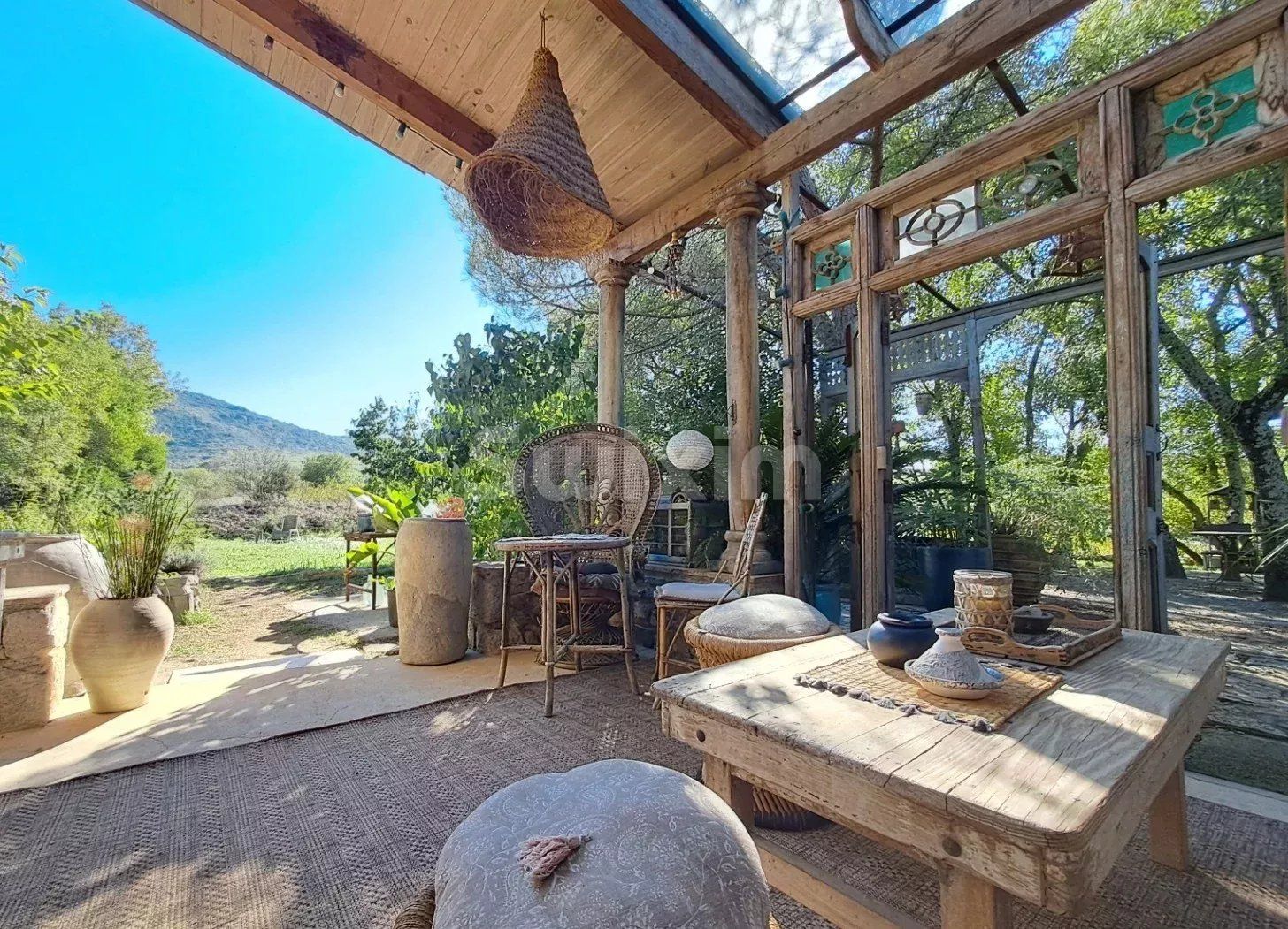 casa 8 Salas en venta en Saint-André-de-Cruzières (07460)