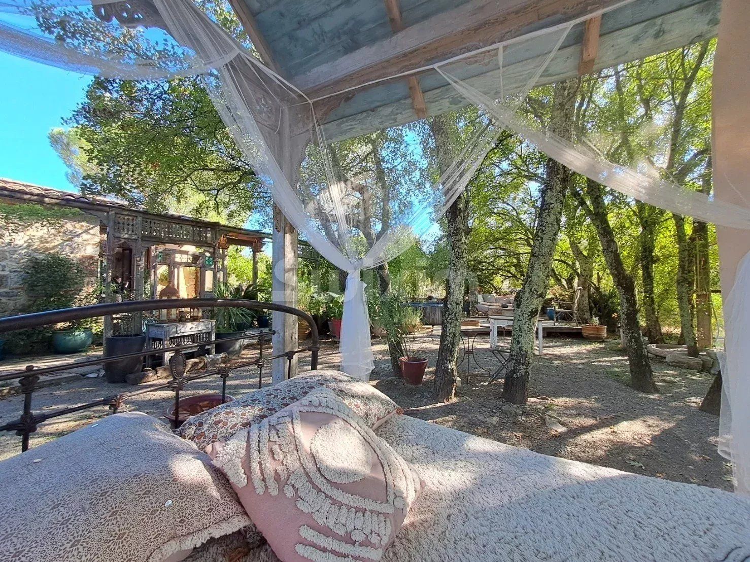 casa 8 Salas en venta en Saint-André-de-Cruzières (07460)