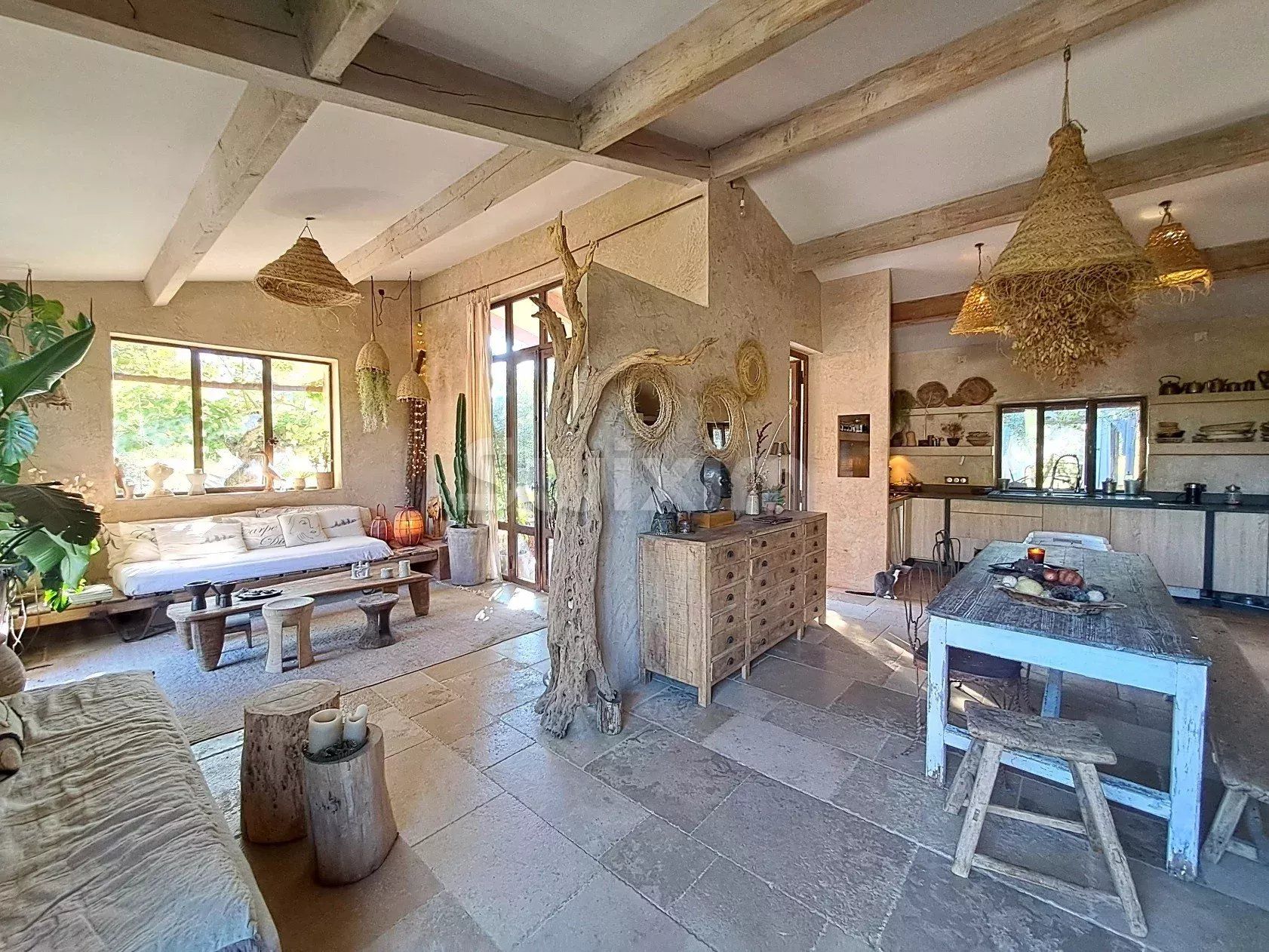 casa 8 Salas en venta en Saint-André-de-Cruzières (07460)