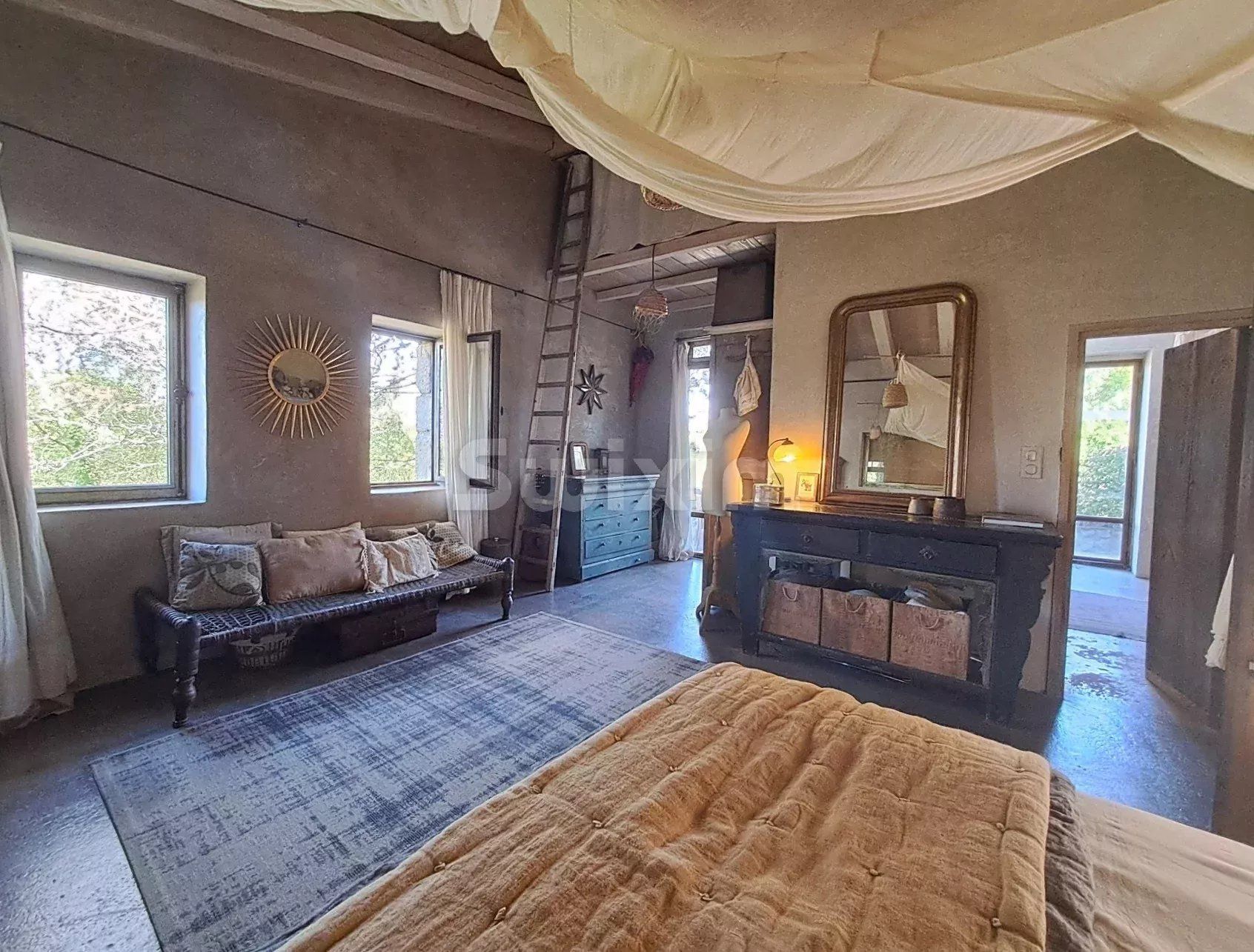 casa 8 Salas en venta en Saint-André-de-Cruzières (07460)