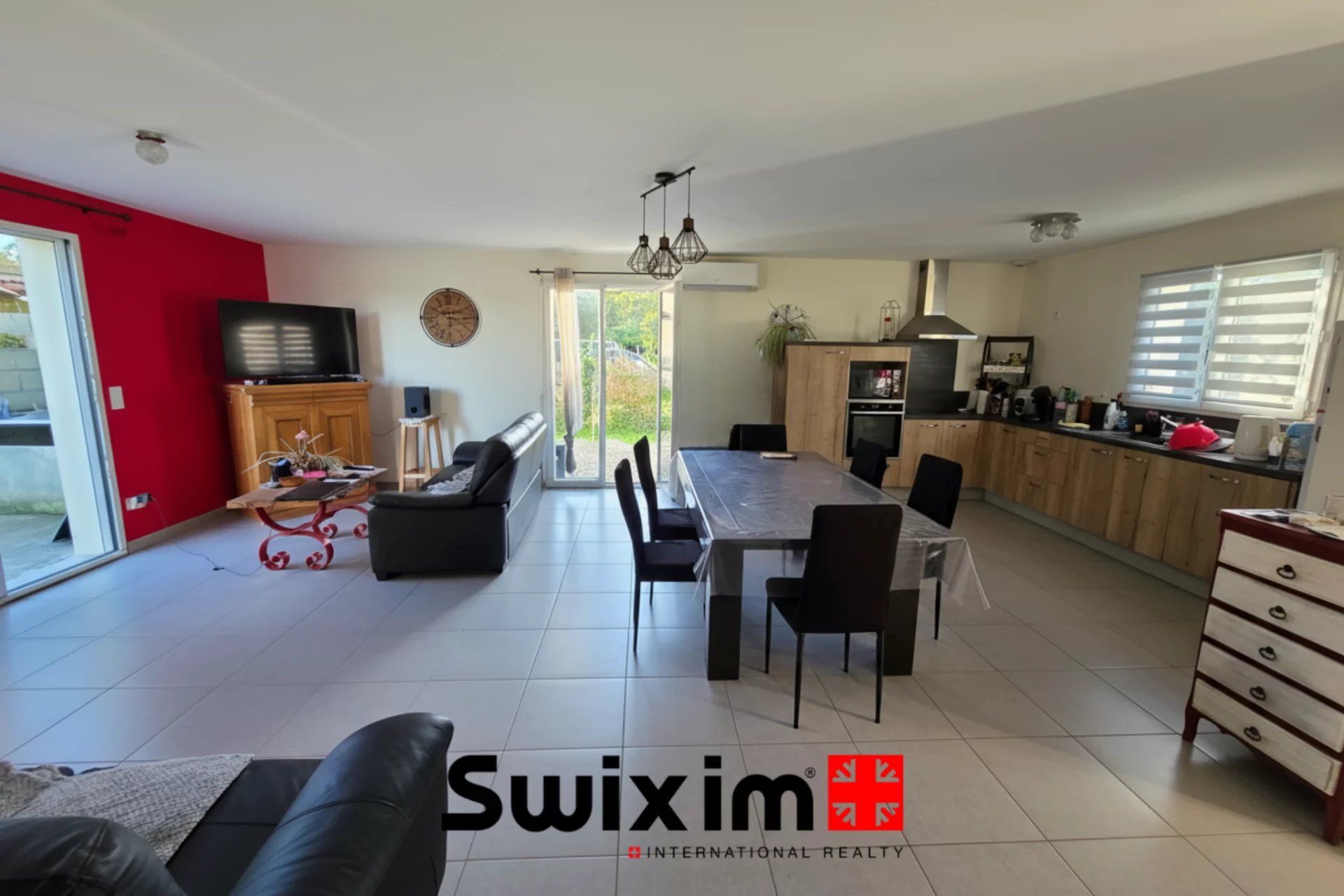 casa 5 Camere in vendita su Lesparre-Médoc (33340)