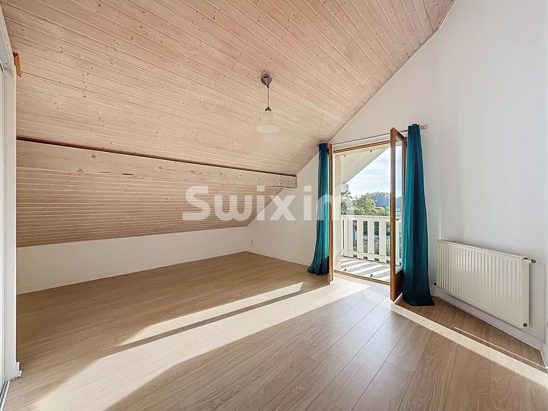 casa 7 Camere in vendita su Grilly (01220)