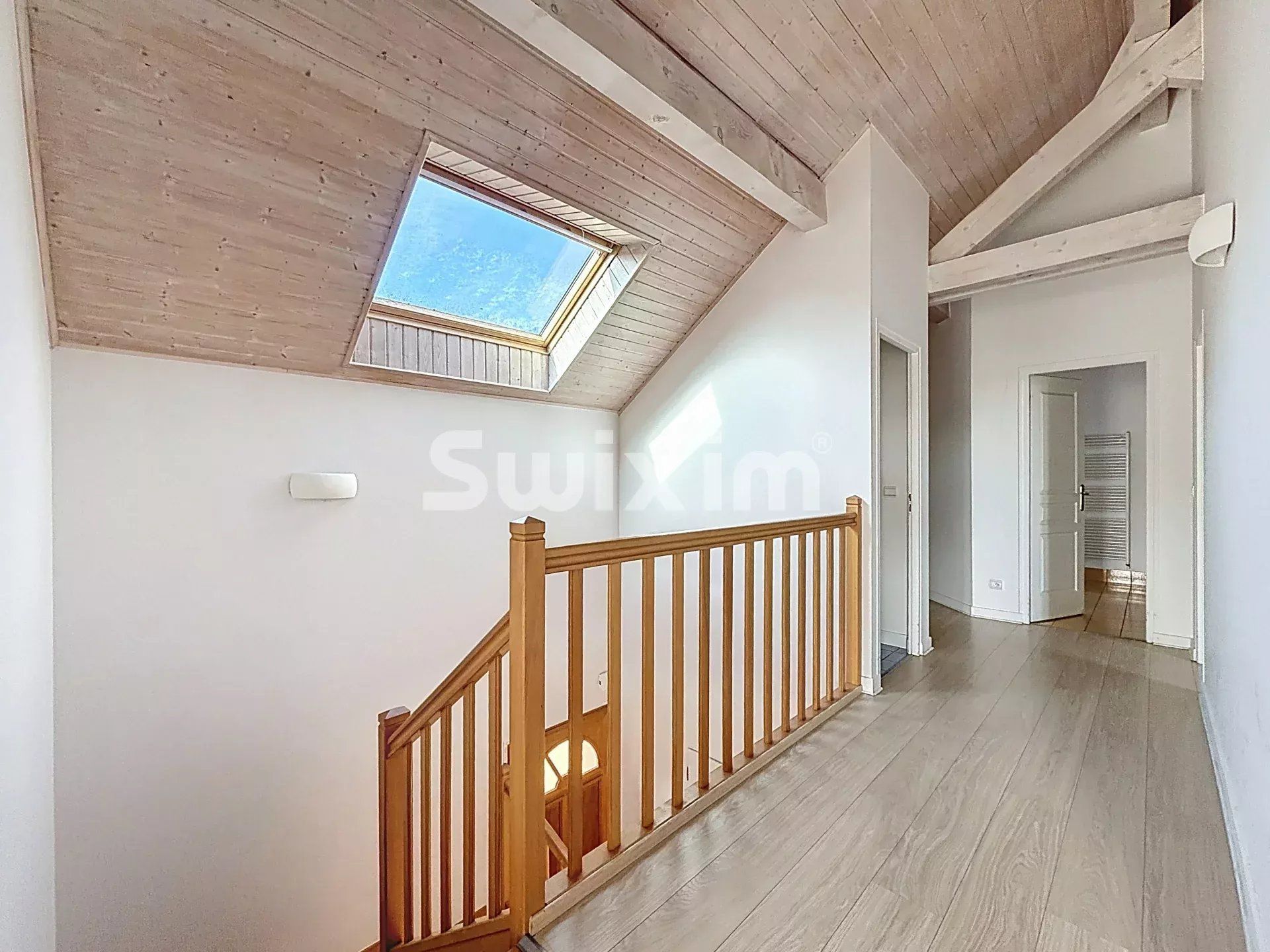 casa 7 Camere in vendita su Grilly (01220)