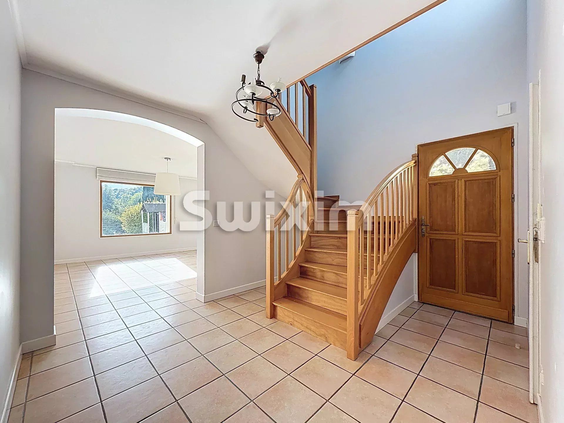 casa 7 Quartos para venda sobre Grilly (01220)