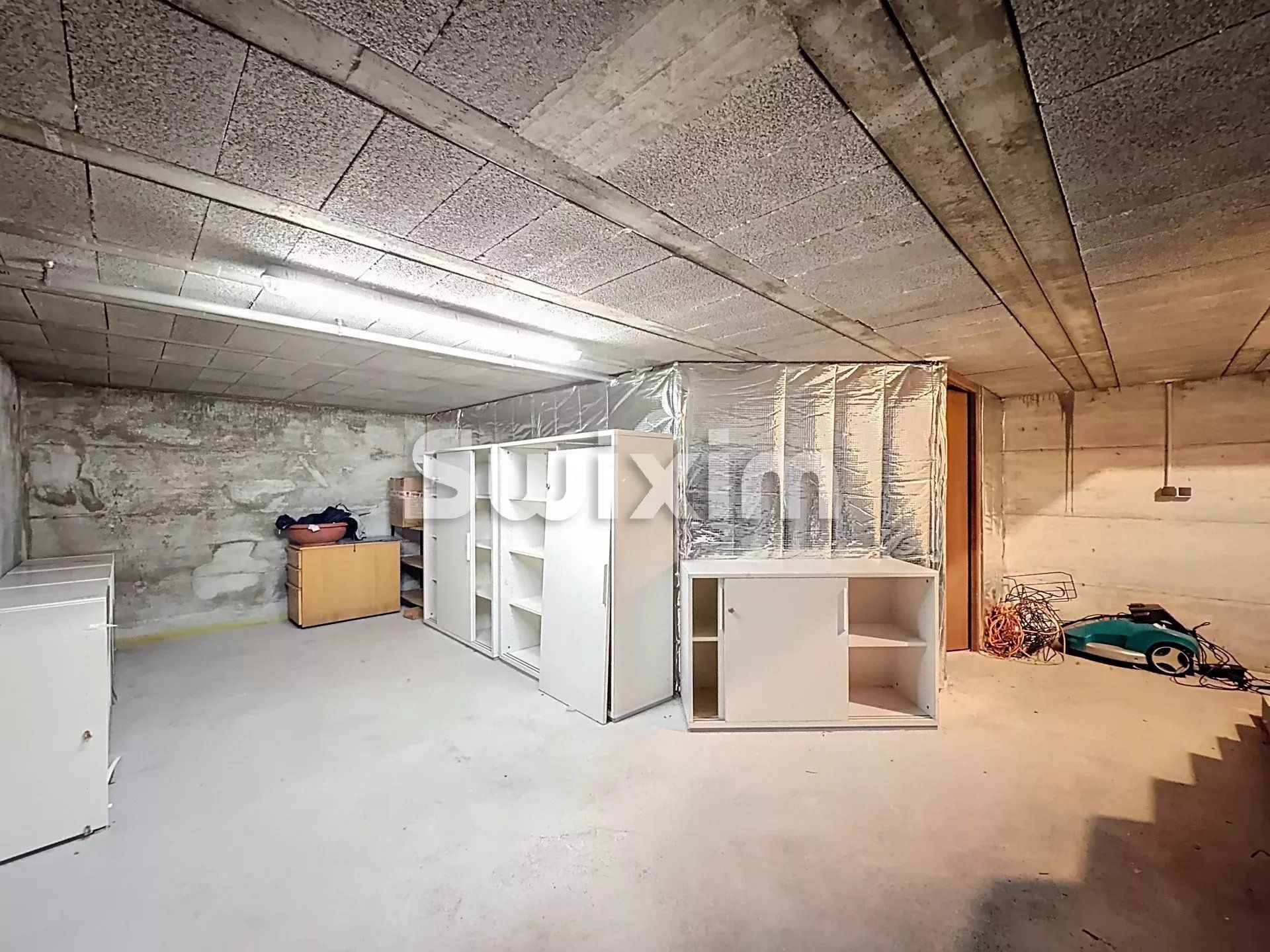 casa 7 Quartos para venda sobre Grilly (01220)