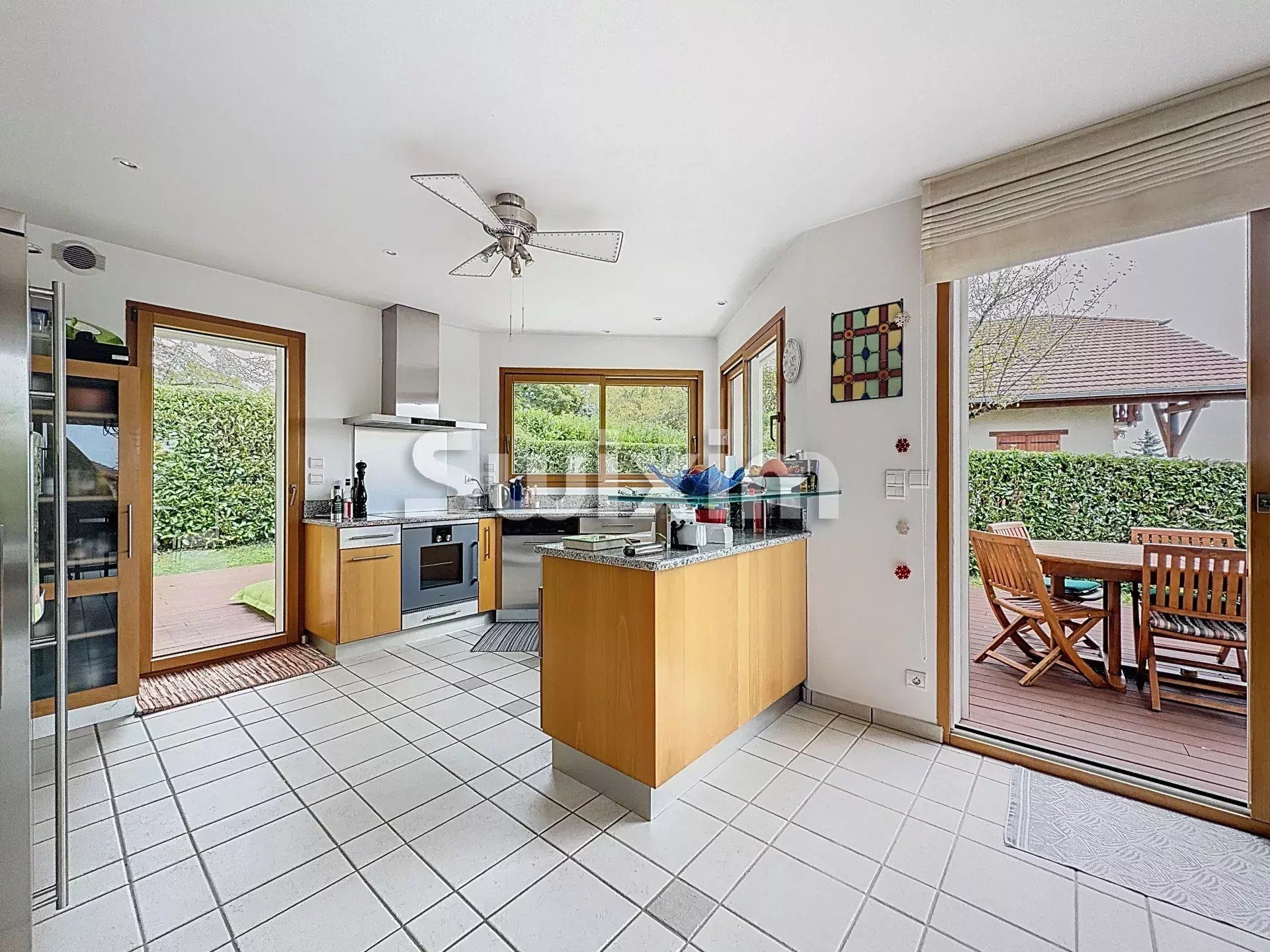 casa 7 Quartos para venda sobre Gex (01170)