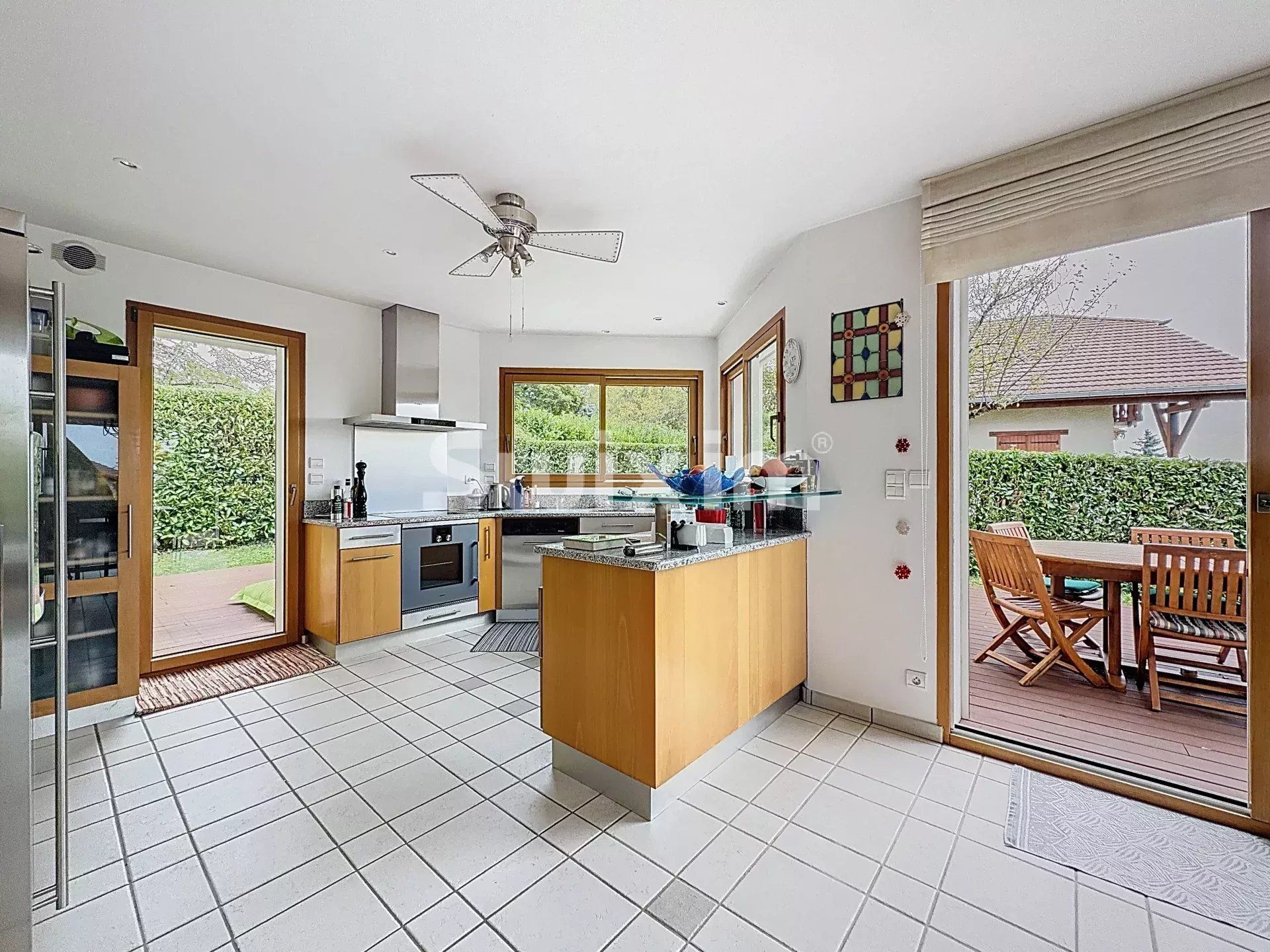 casa 7 Camere in vendita su Gex (01170)