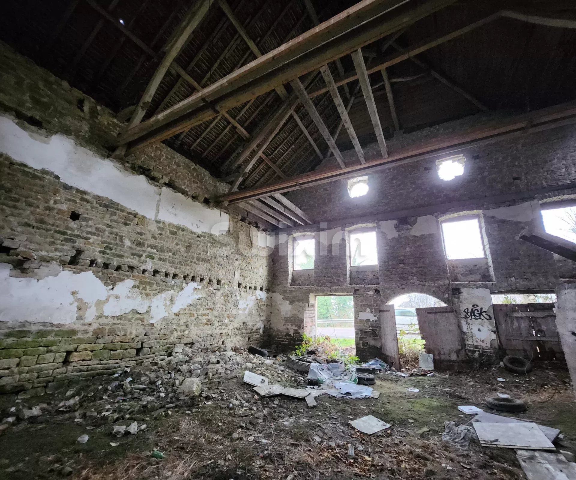 locale industriale 1 camera in vendita su Buvilly (39800)