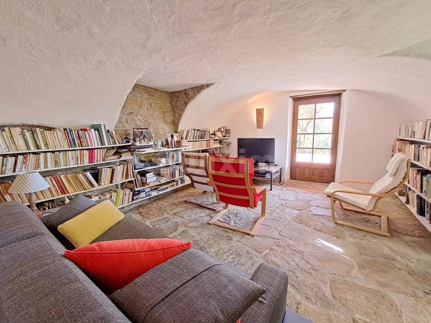 mas 9 Salas en venta en Les Vans (07140)