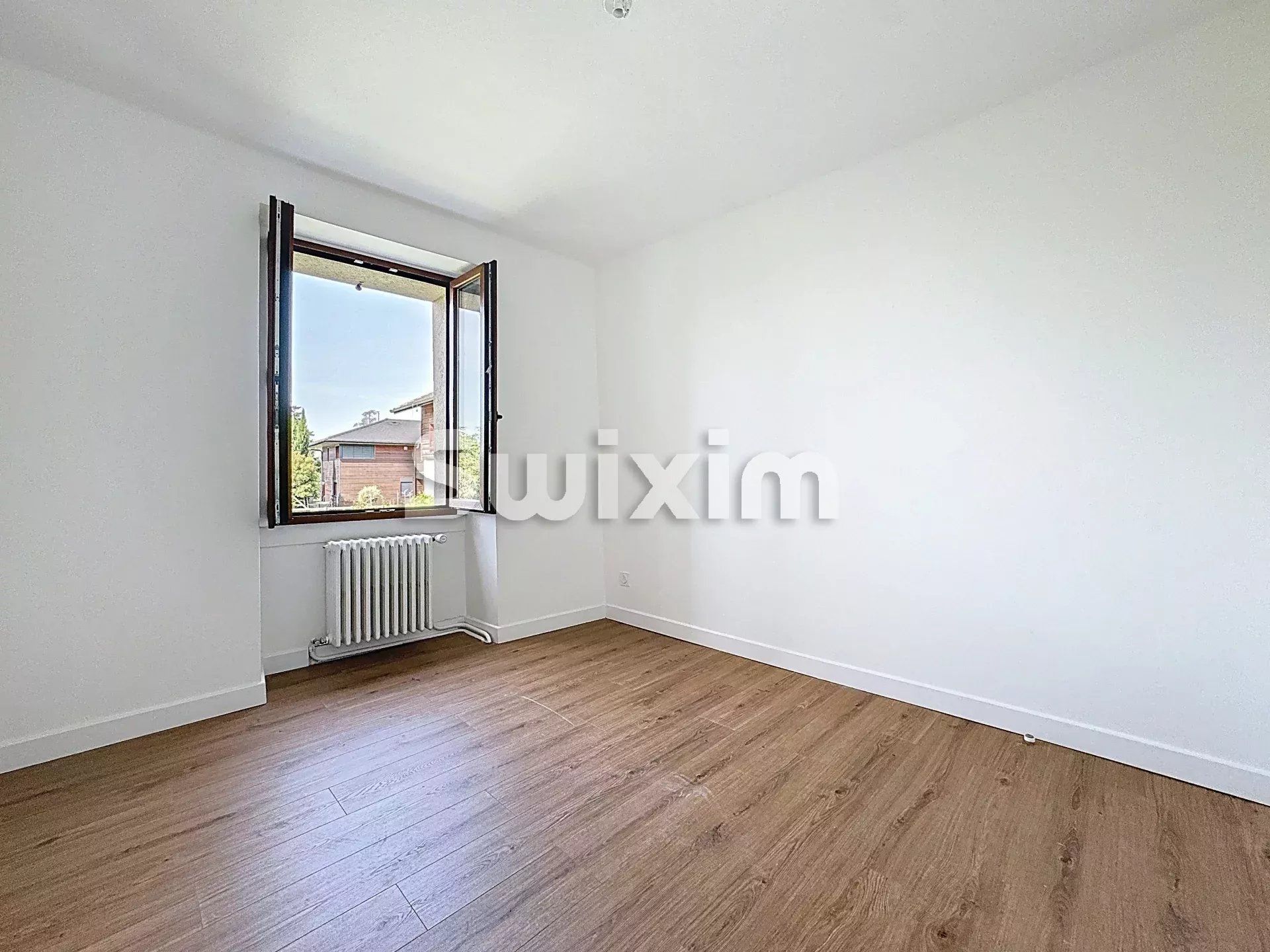 apartamento 4 Salas en venta en Prévessin-Moëns (01280)