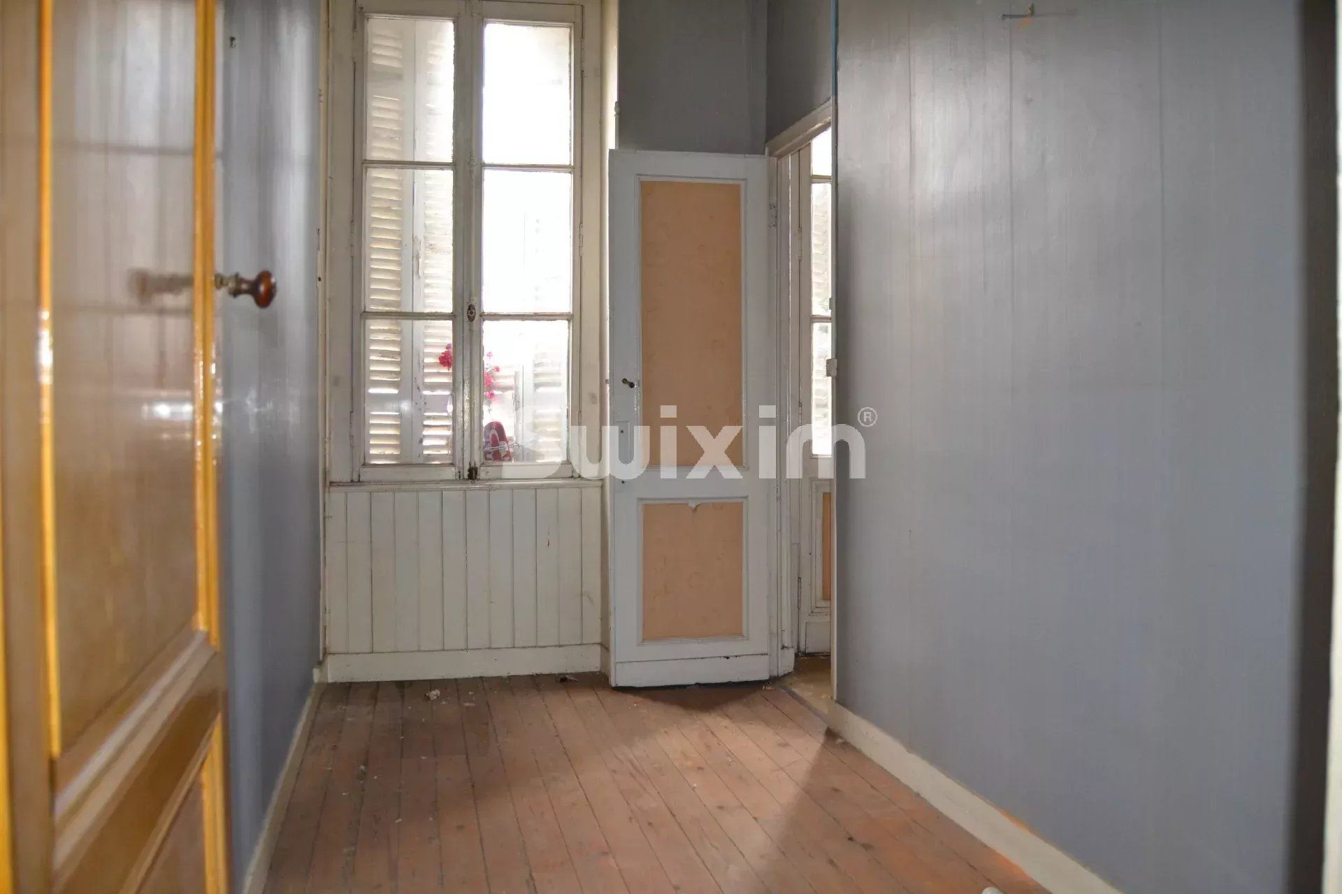 building 6 Rooms for sale on Bordeaux (33000)