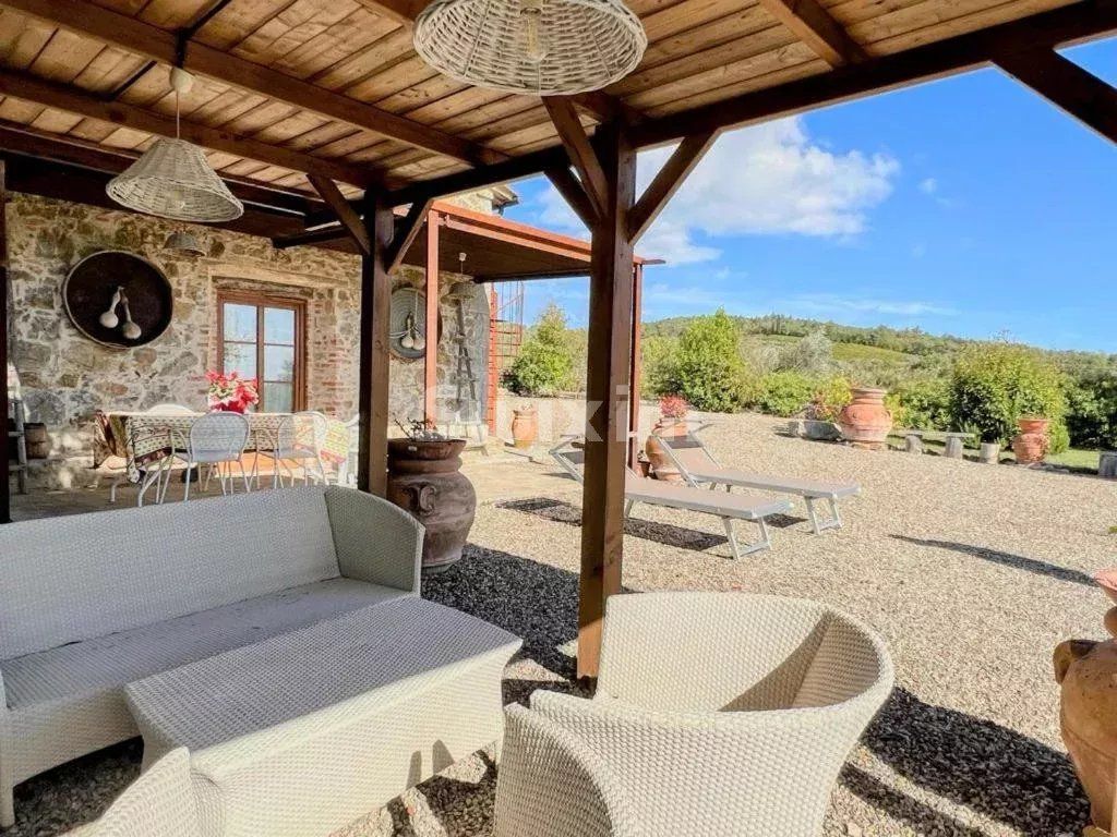 casa 4 Quartos para venda sobre Castelnuovo Berardenga (53019)