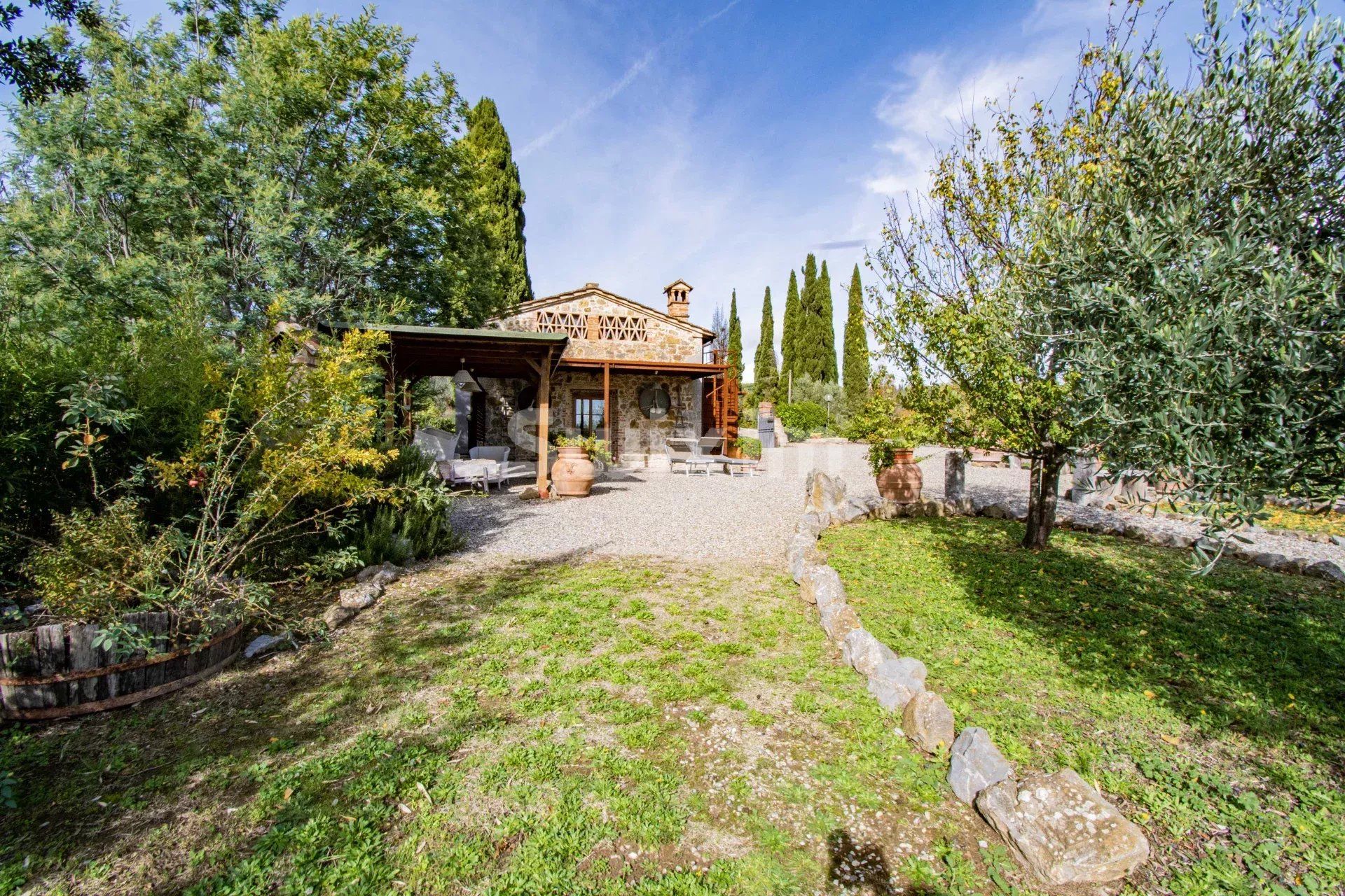 casa 4 Quartos para venda sobre Castelnuovo Berardenga (53019)