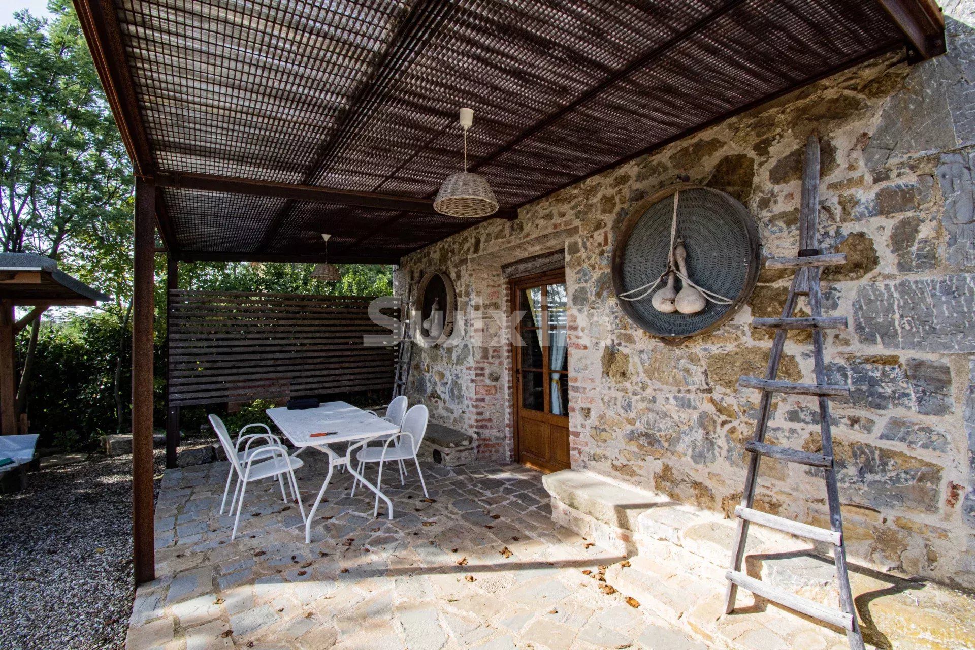 casa 4 Quartos para venda sobre Castelnuovo Berardenga (53019)