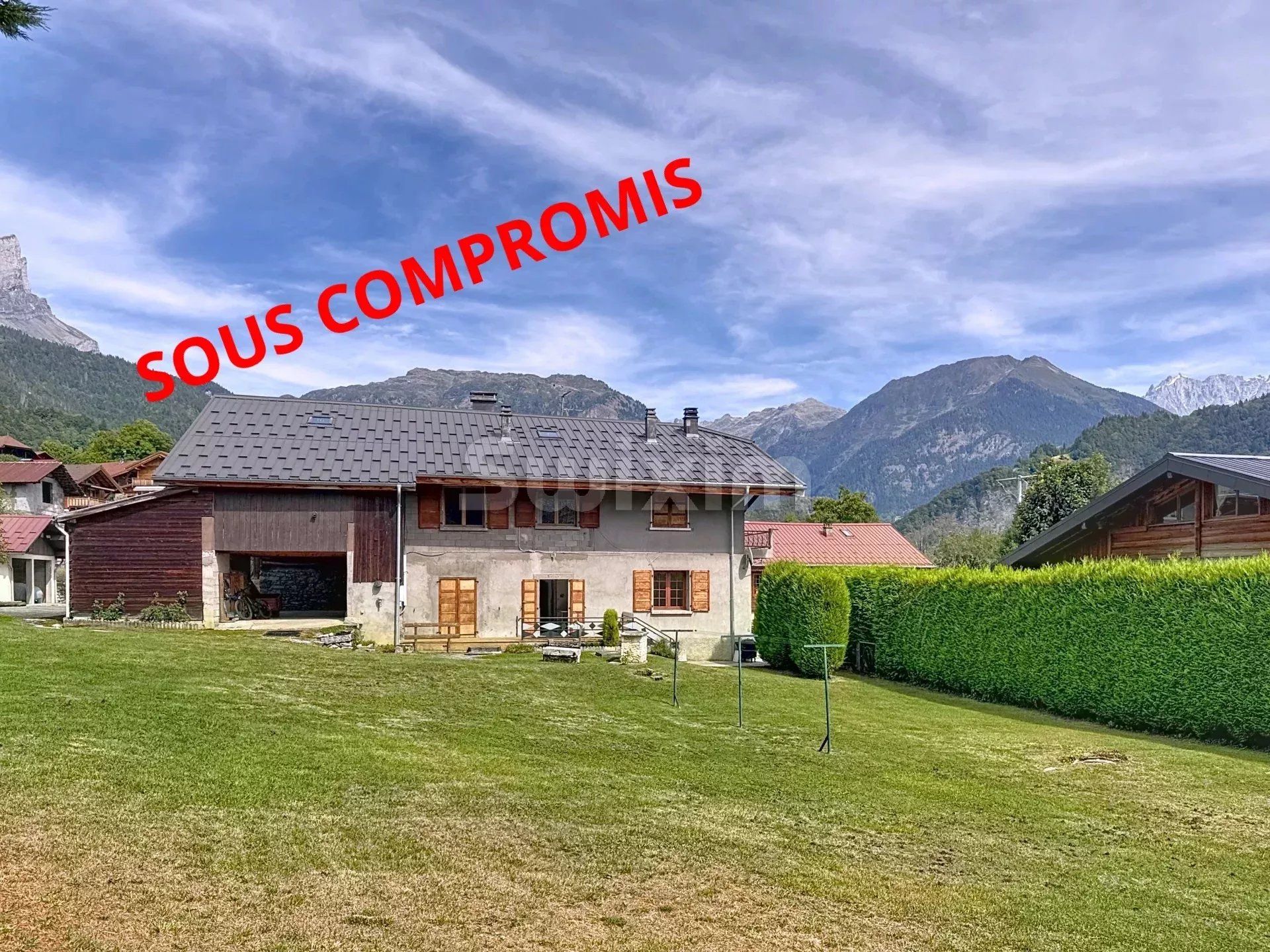 house 15 Rooms for sale on Passy (74190)