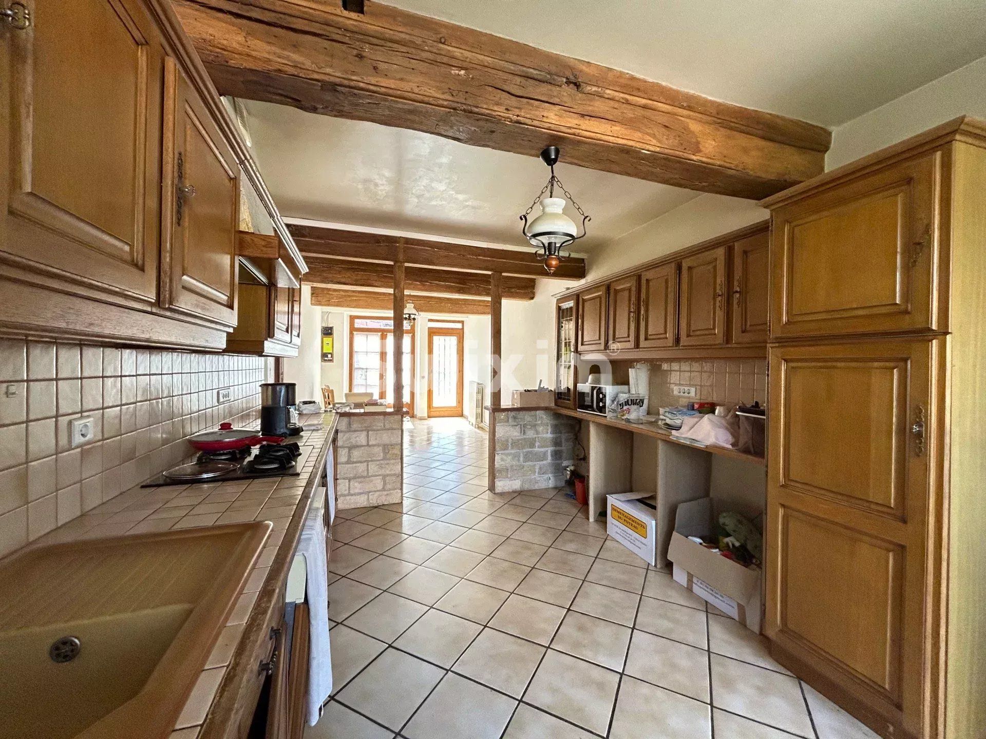casa 5 Camere in vendita su Quarré-les-Tombes (89630)