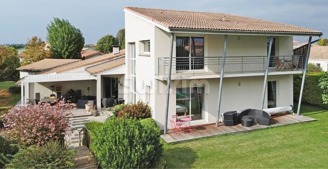 Vente Maison Saint-Marcel-lès-Valence 10 Pièces 274 m²