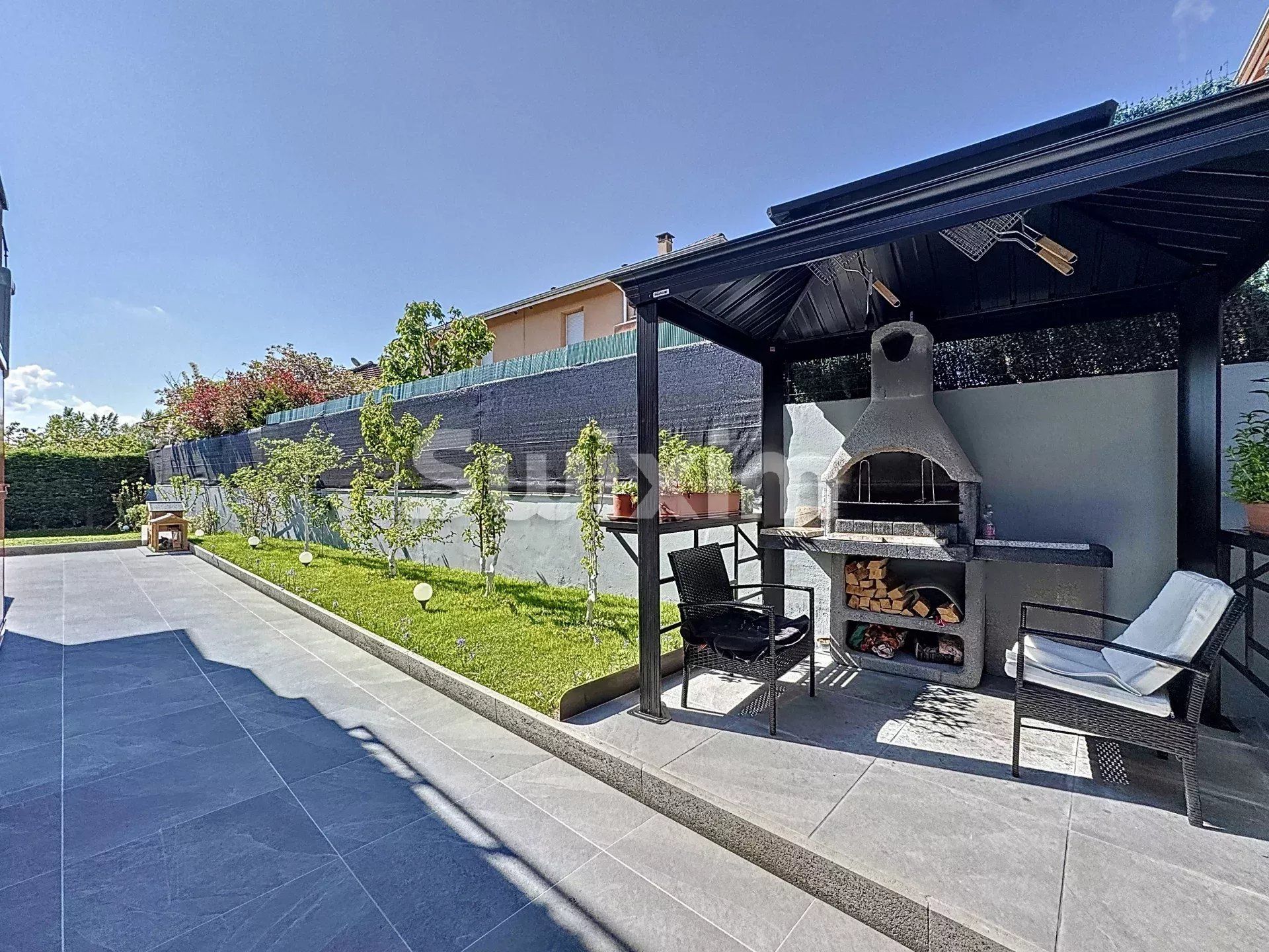 house 5 Rooms for sale on Prévessin-Moëns (01280)