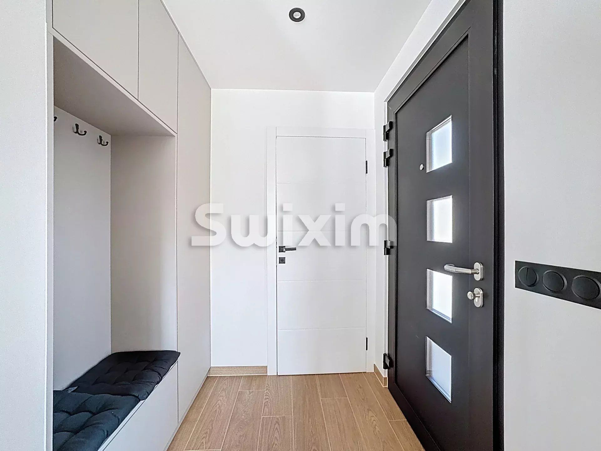 house 5 Rooms for sale on Prévessin-Moëns (01280)