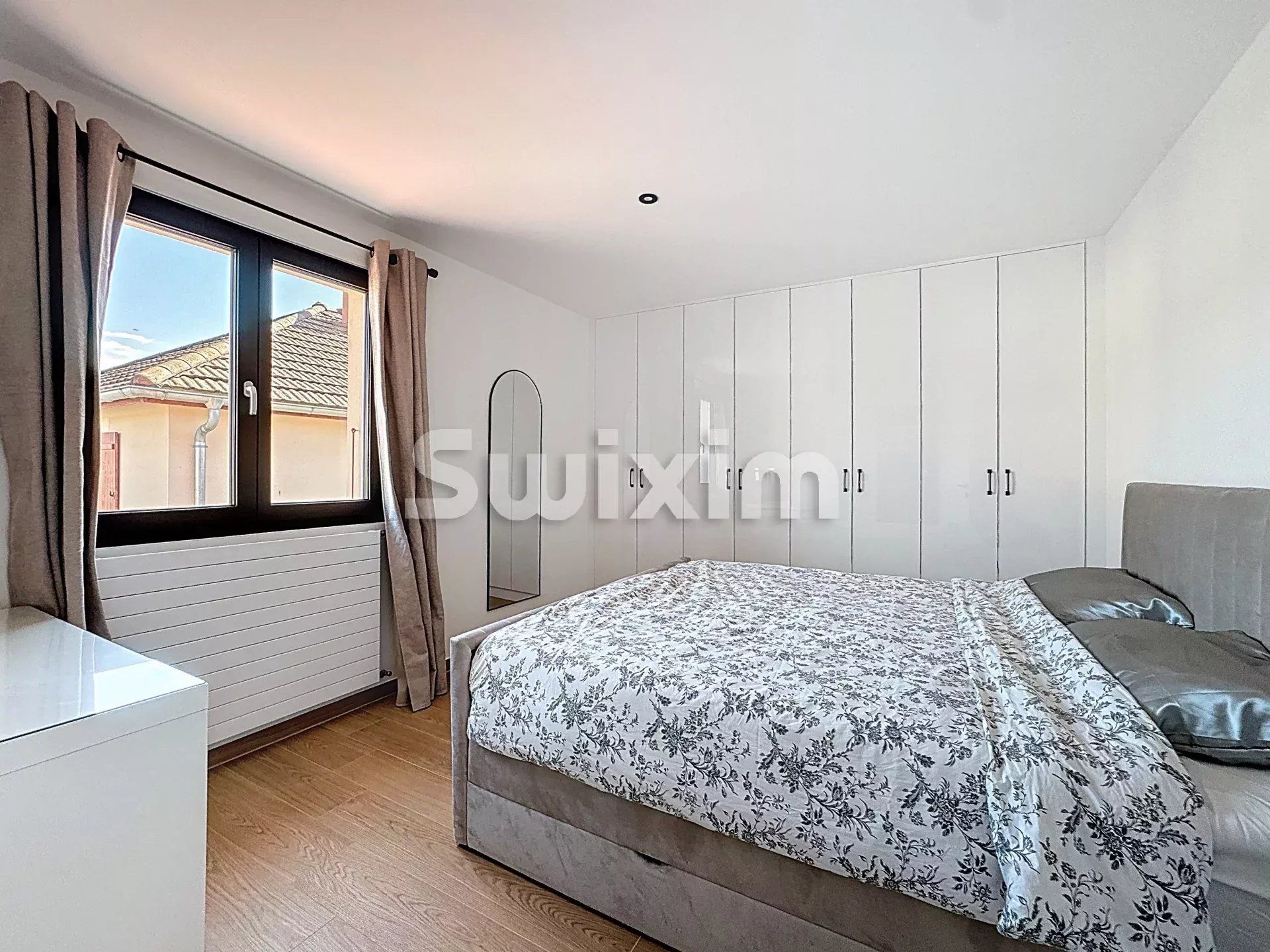 house 5 Rooms for sale on Prévessin-Moëns (01280)