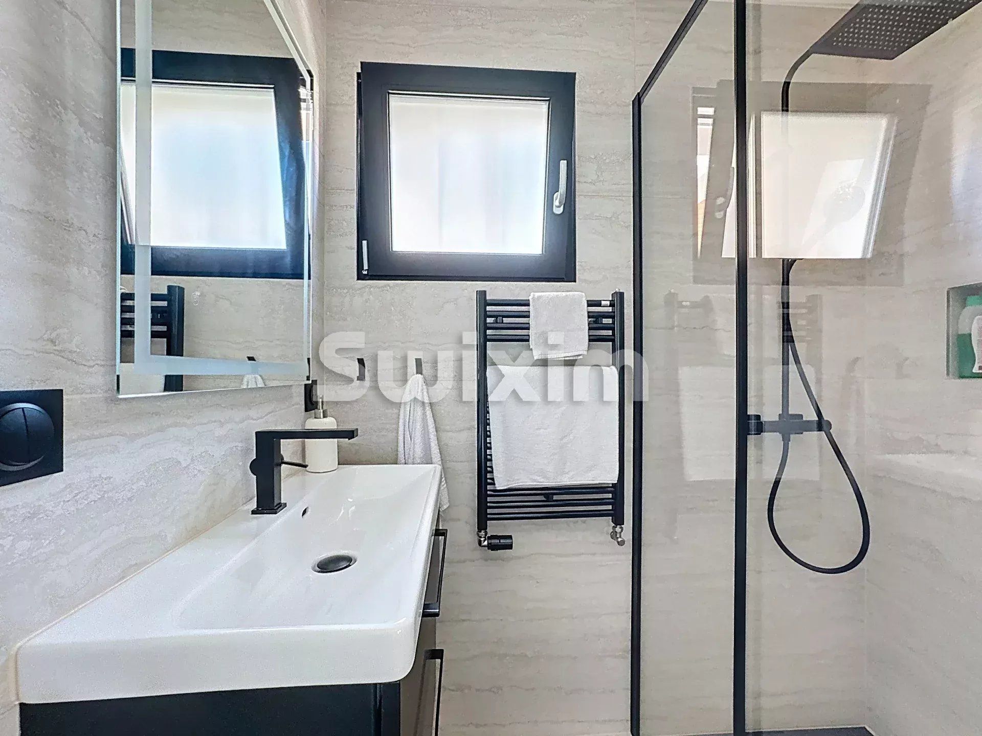 house 5 Rooms for sale on Prévessin-Moëns (01280)