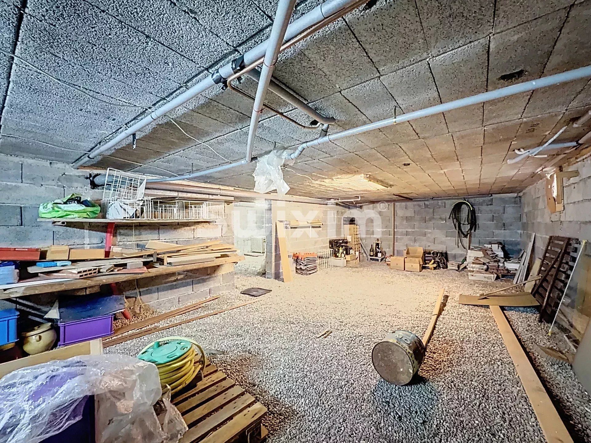 casa 7 Camere in vendita su Sauverny (01220)