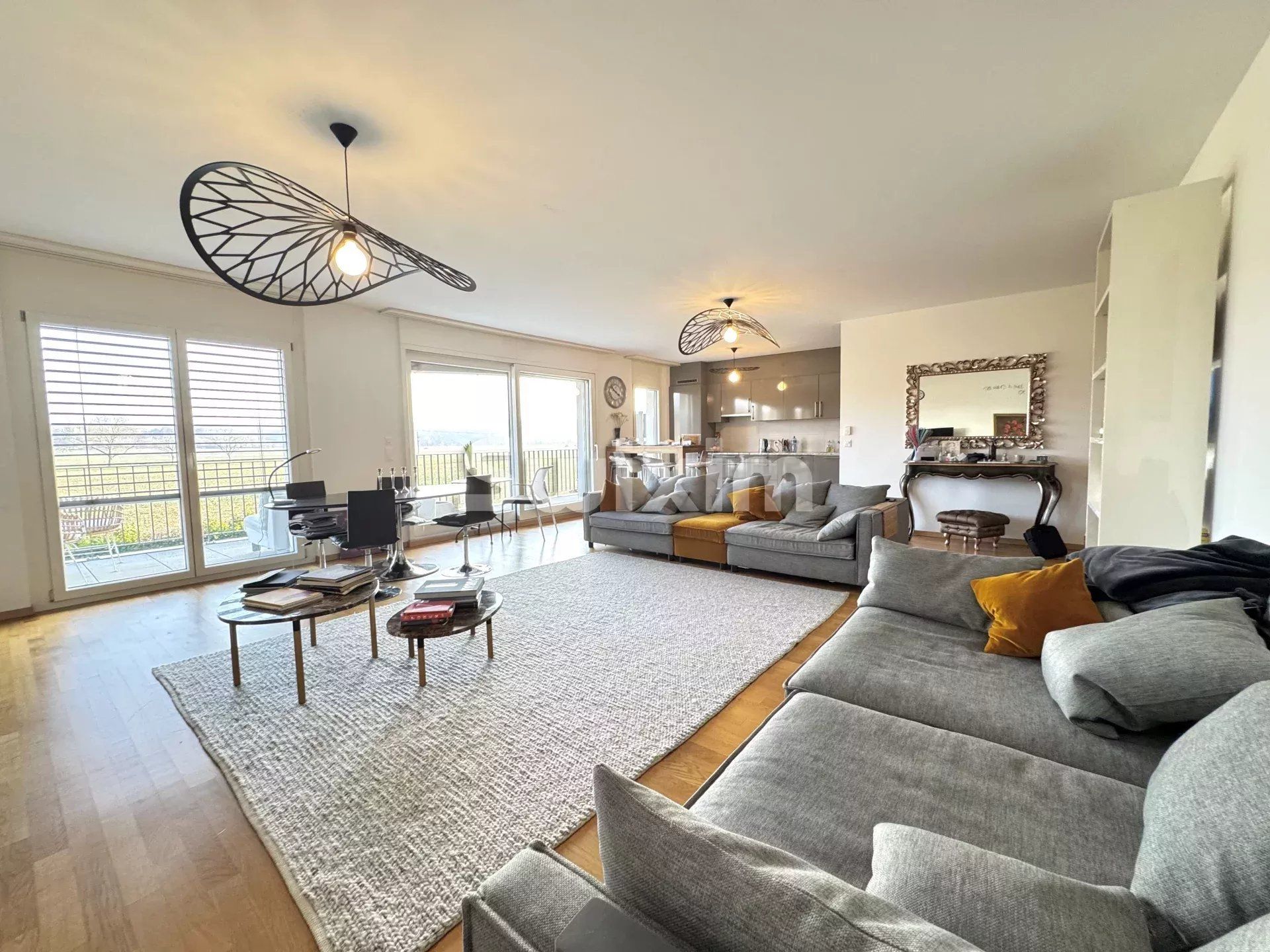 apartamento 5 Salas en venta en Chancy (1284)