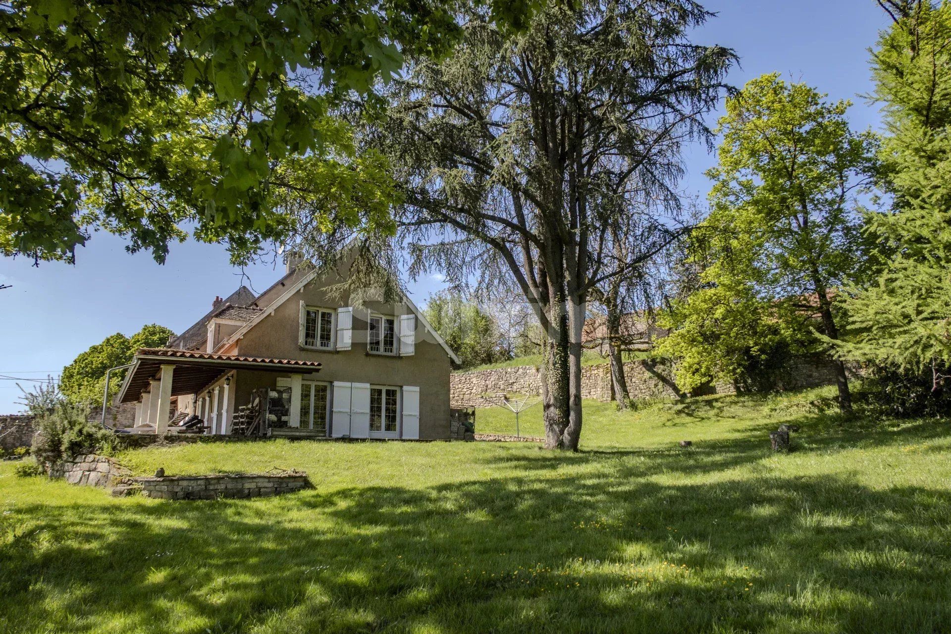 maison 7 Pièces en vente sur Givry (71640)