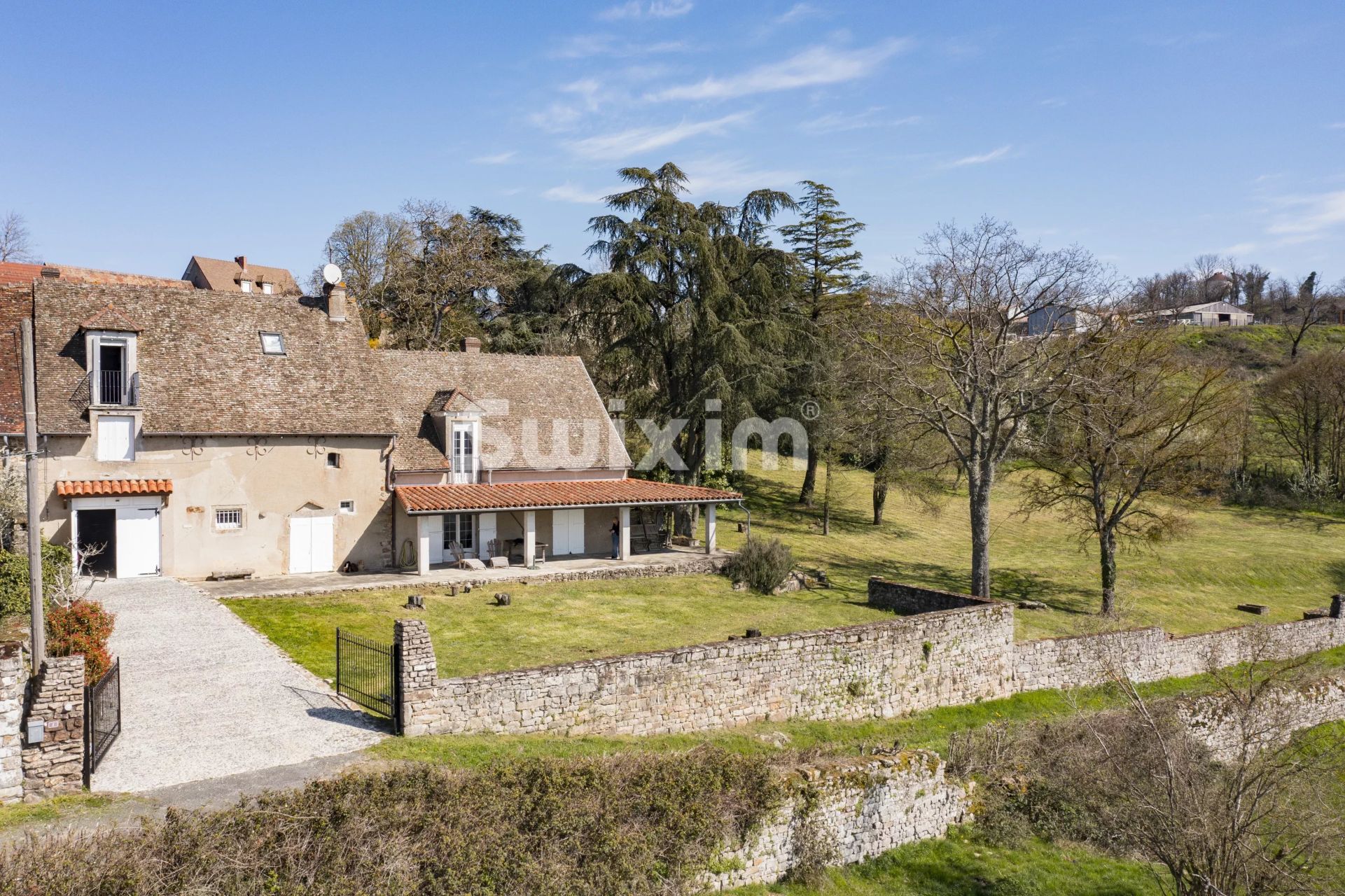 house 7 Rooms for sale on Châtel-Moron (71510)