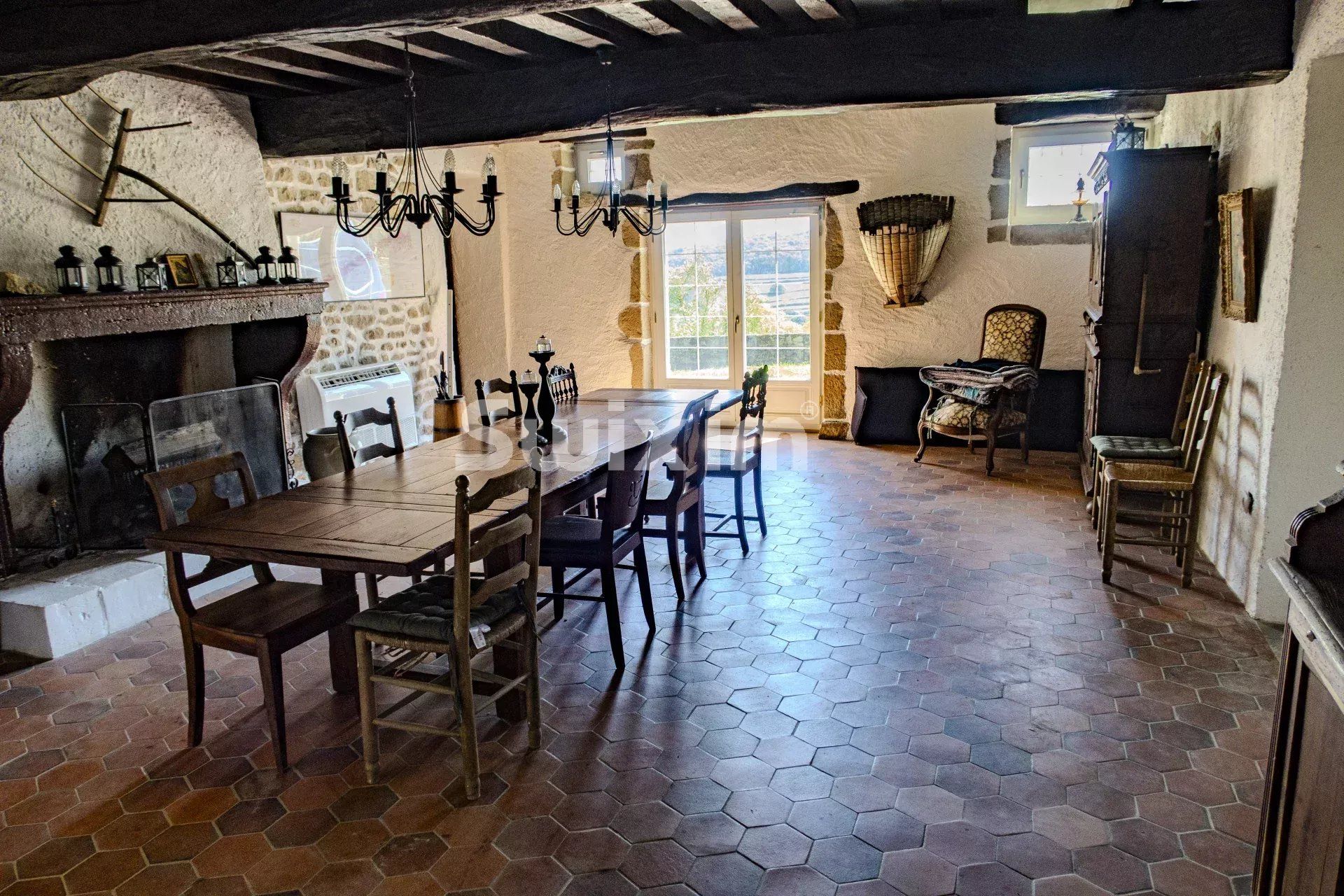 house 7 Rooms for sale on Châtel-Moron (71510)