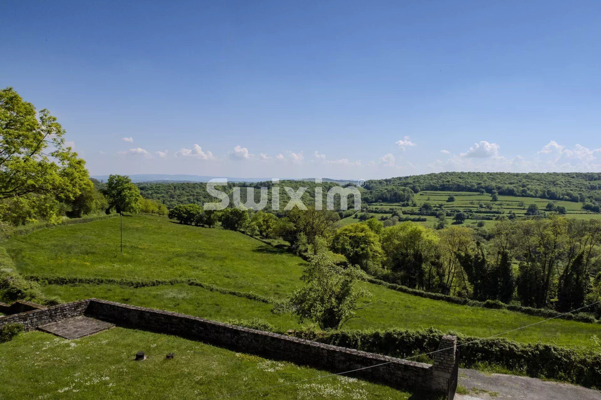 house 7 Rooms for sale on Châtel-Moron (71510)