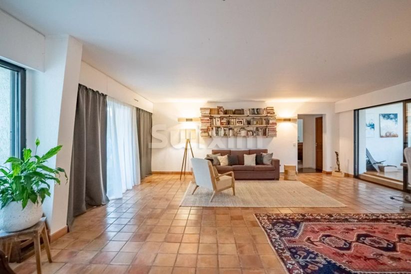 Vente Maison Saint-Genis-Pouilly 6 Pièces 204 m²