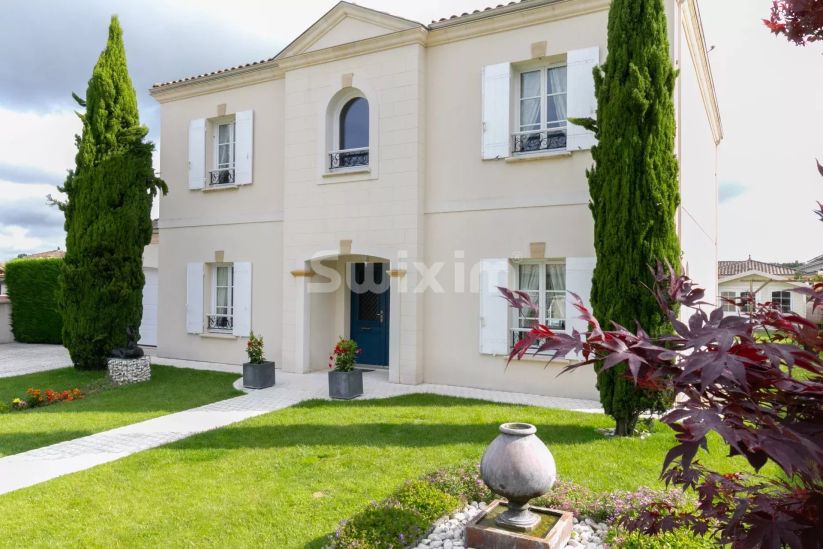 Vente Maison La Brède 7 Pièces 215 m²