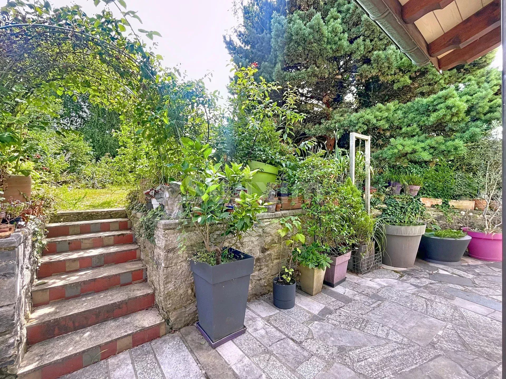 maison 7 Pièces en vente sur Bourg-en-Bresse (01000)