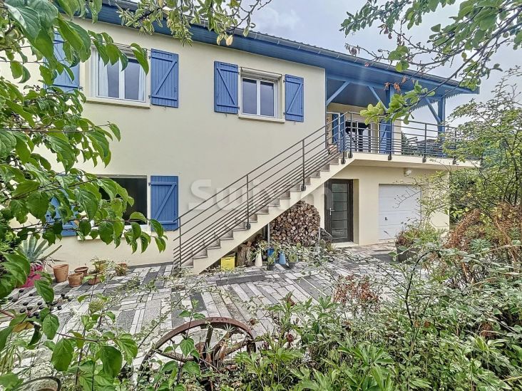 Vente Maison Bourg-en-Bresse 7 Pièces 188 m²