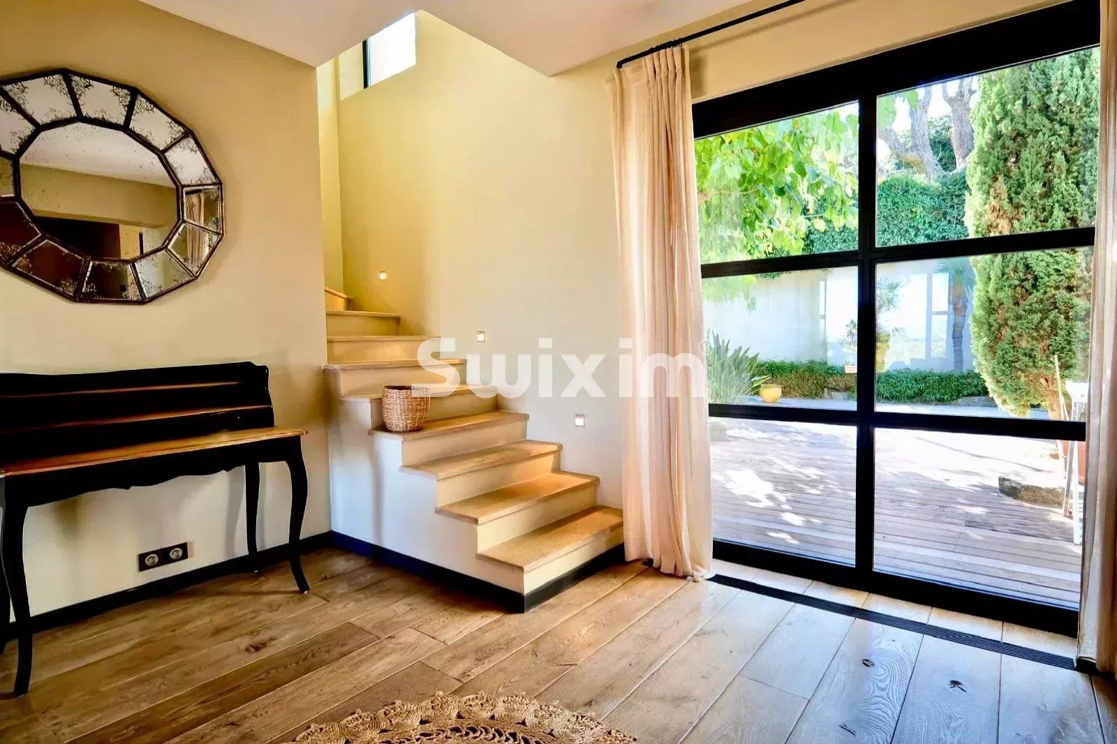 villa 7 Rooms for sale on Saint-Tropez (83990)