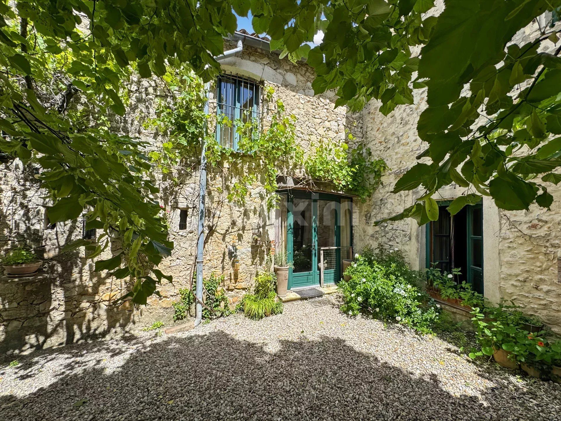 casa 14 Quartos para venda sobre Sauzet (26740)