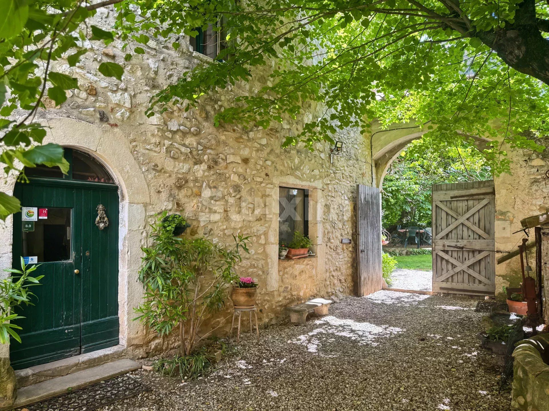 casa 14 Quartos para venda sobre Sauzet (26740)