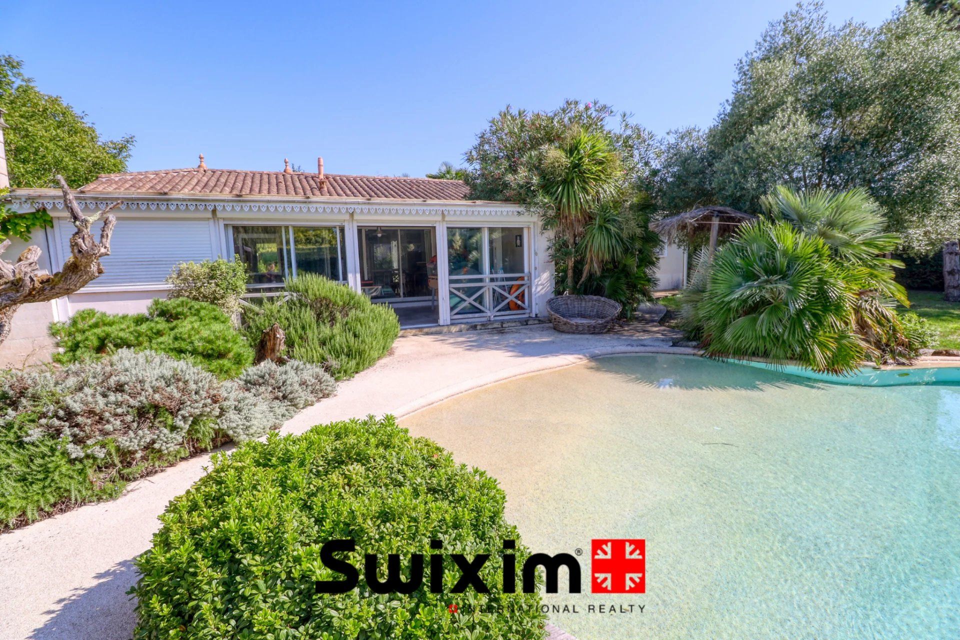 maison 8 Pièces en vente sur Saint-Estèphe (33180)