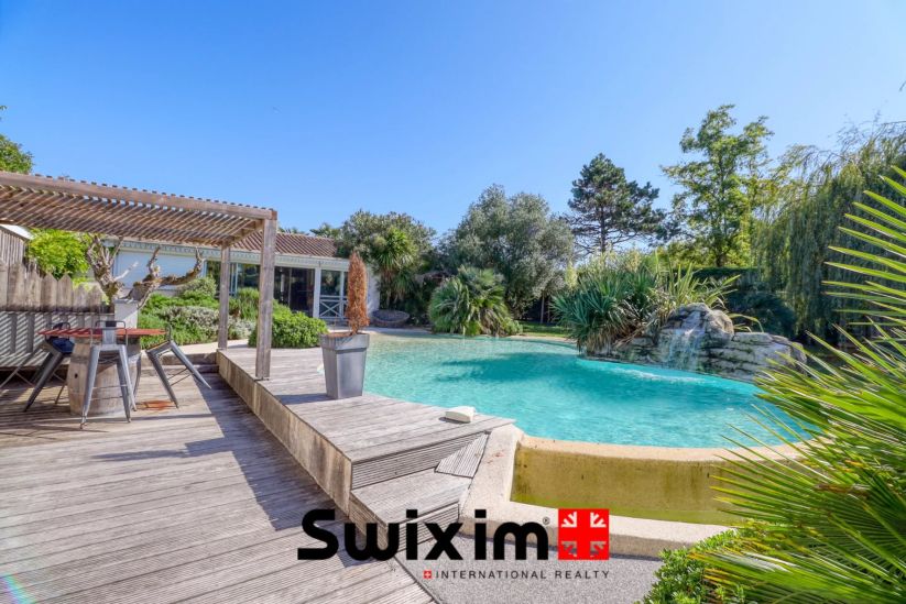 Vente Maison Saint-Estèphe 8 Pièces 257 m²