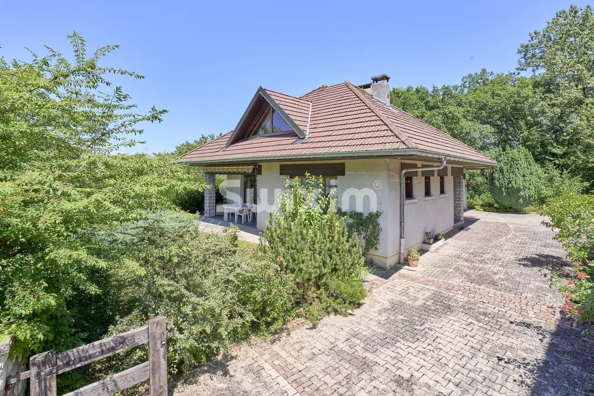 house 5 Rooms for sale on Archamps (74160)