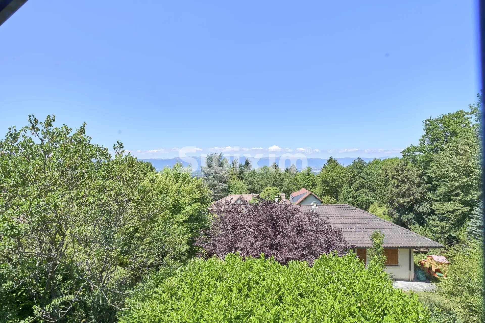 house 5 Rooms for sale on Archamps (74160)