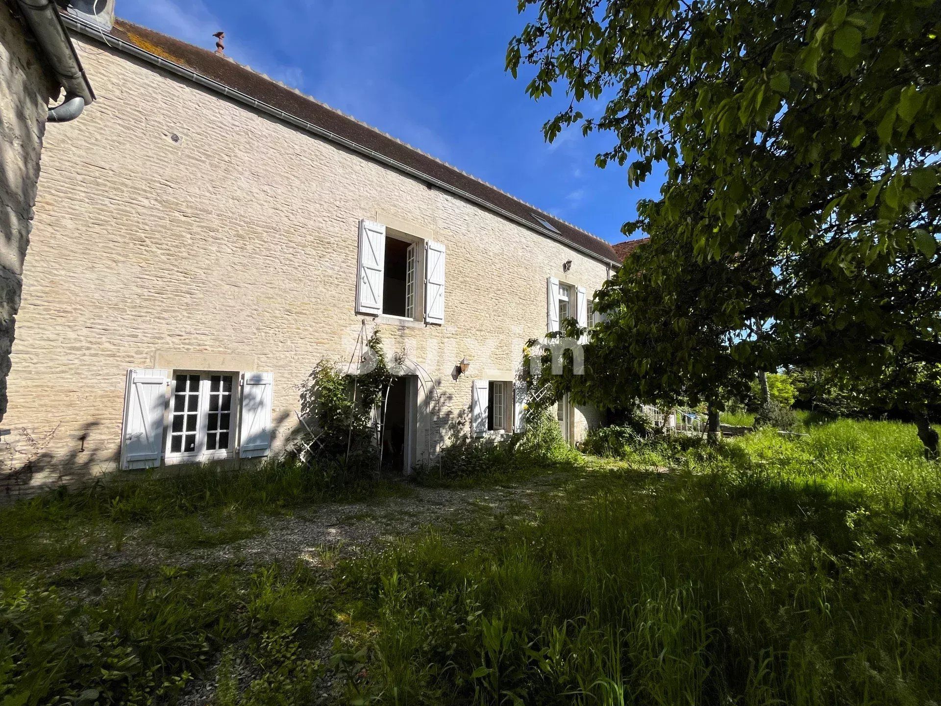 propriété 6 Pièces en vente sur Noyers (89310)